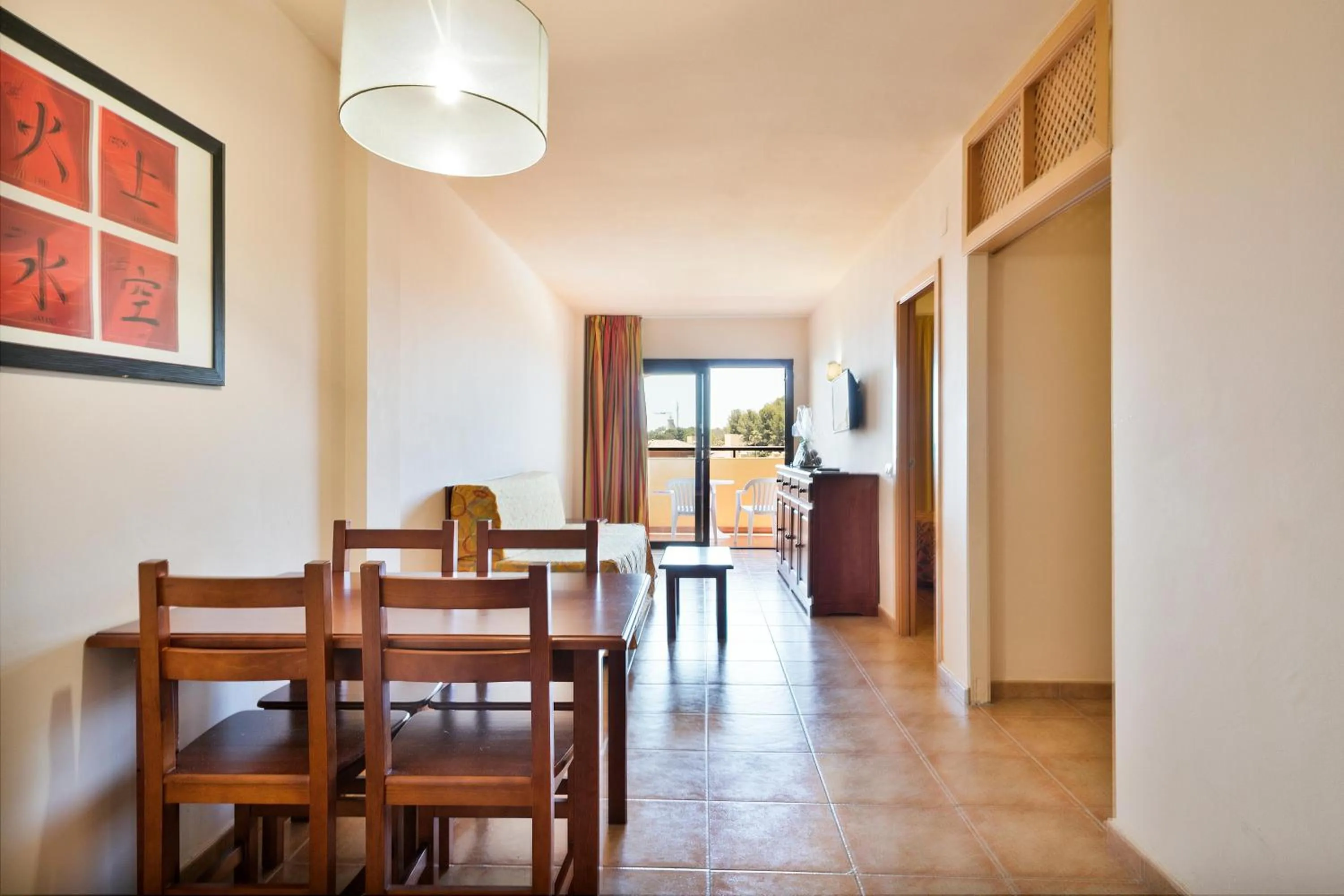 Photo of the whole room in Apartamentos Best Alcazar