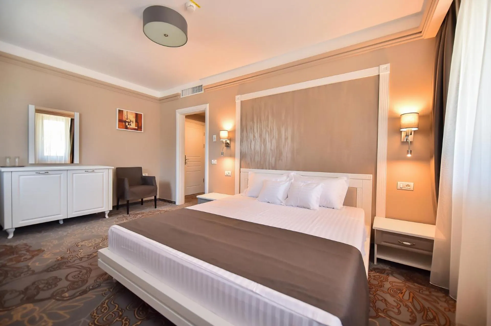 Property building, Bed in Hotel Scapino