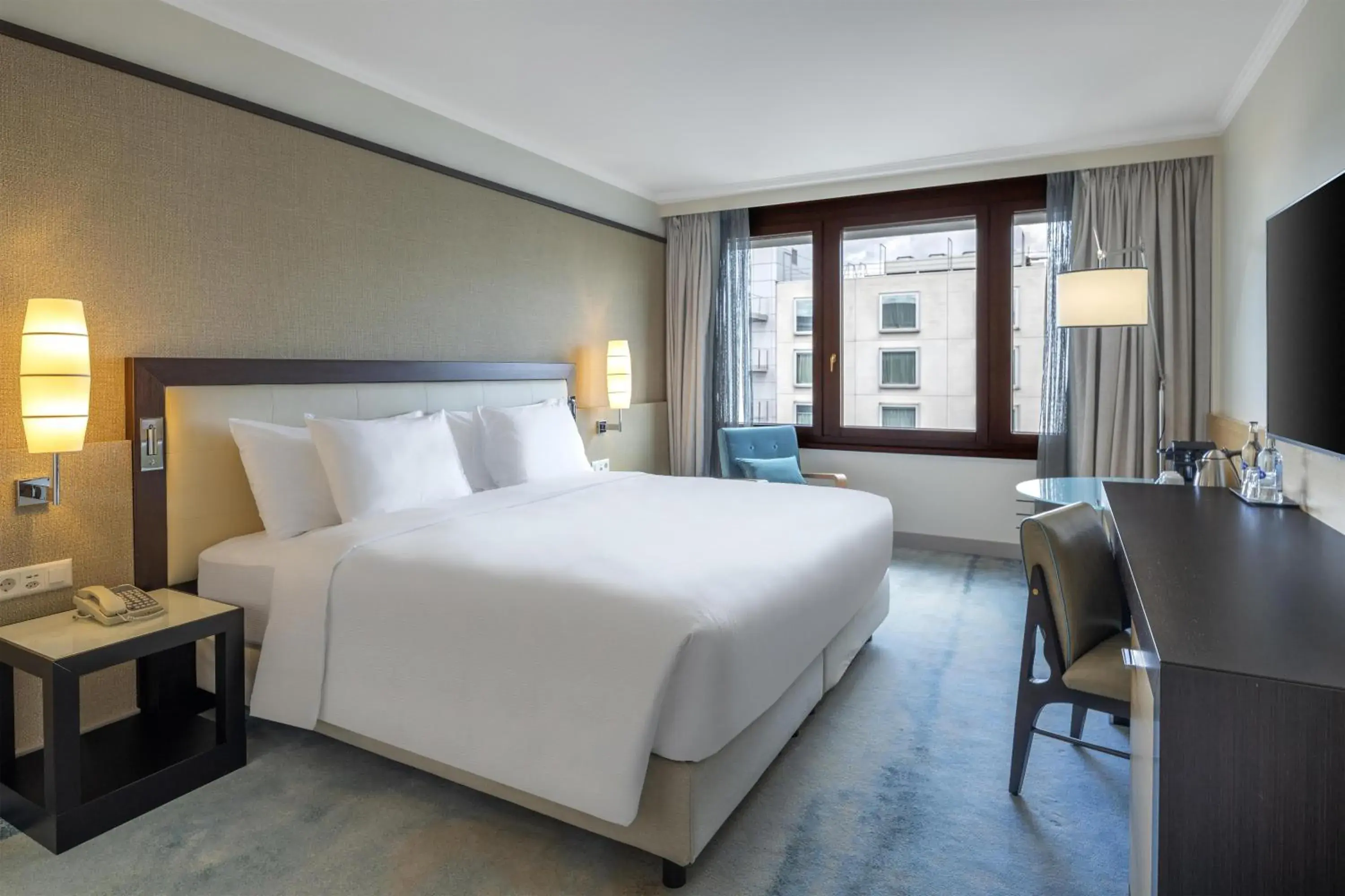 King Guest Room in Hilton Geneva Hotel and Conference Centre King Guest Room in Hilton Geneva Hotel and Conference Centre