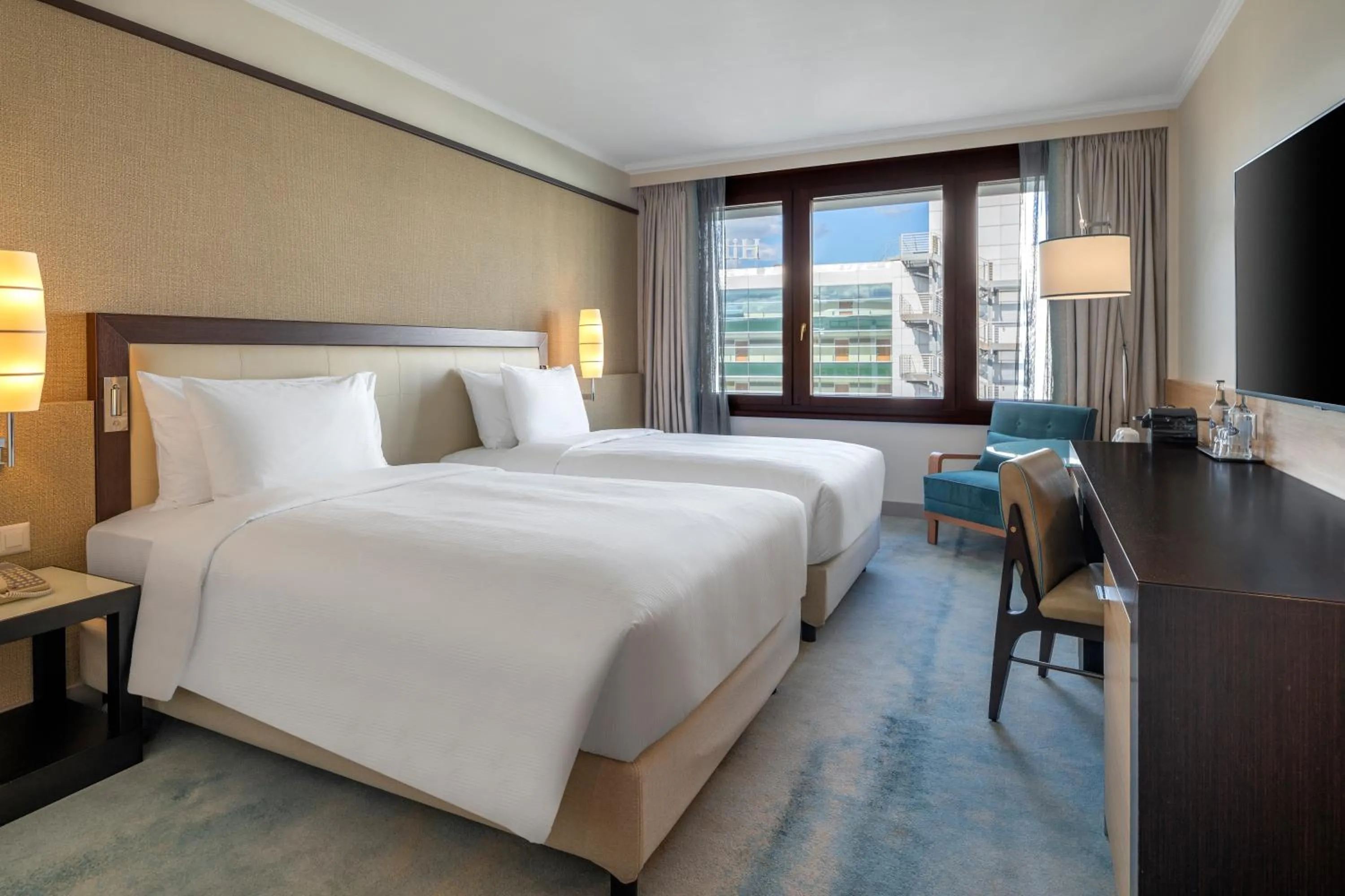 Bedroom, Bed in Hilton Geneva Hotel and Conference Centre