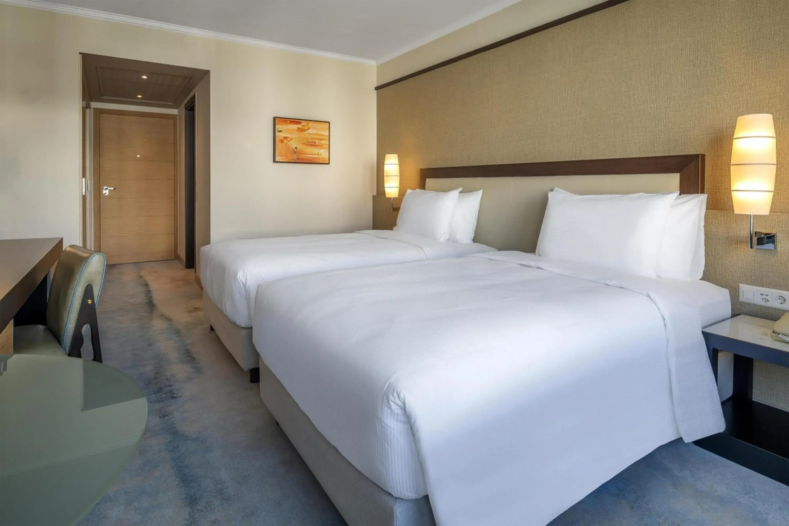 Twin Room in Hilton Geneva Hotel and Conference Centre Twin Room in Hilton Geneva Hotel and Conference Centre