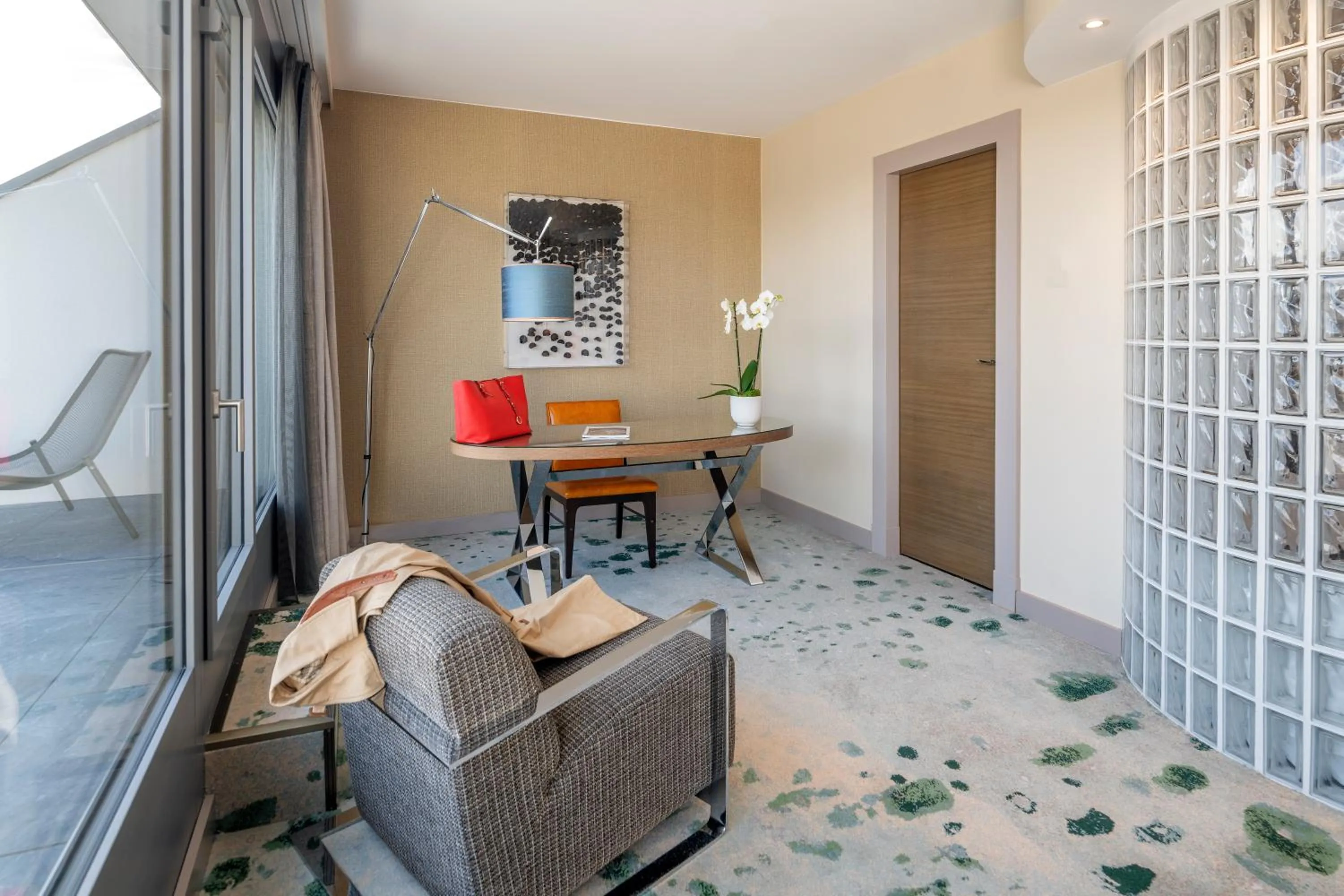 Bedroom in Hilton Geneva Hotel and Conference Centre