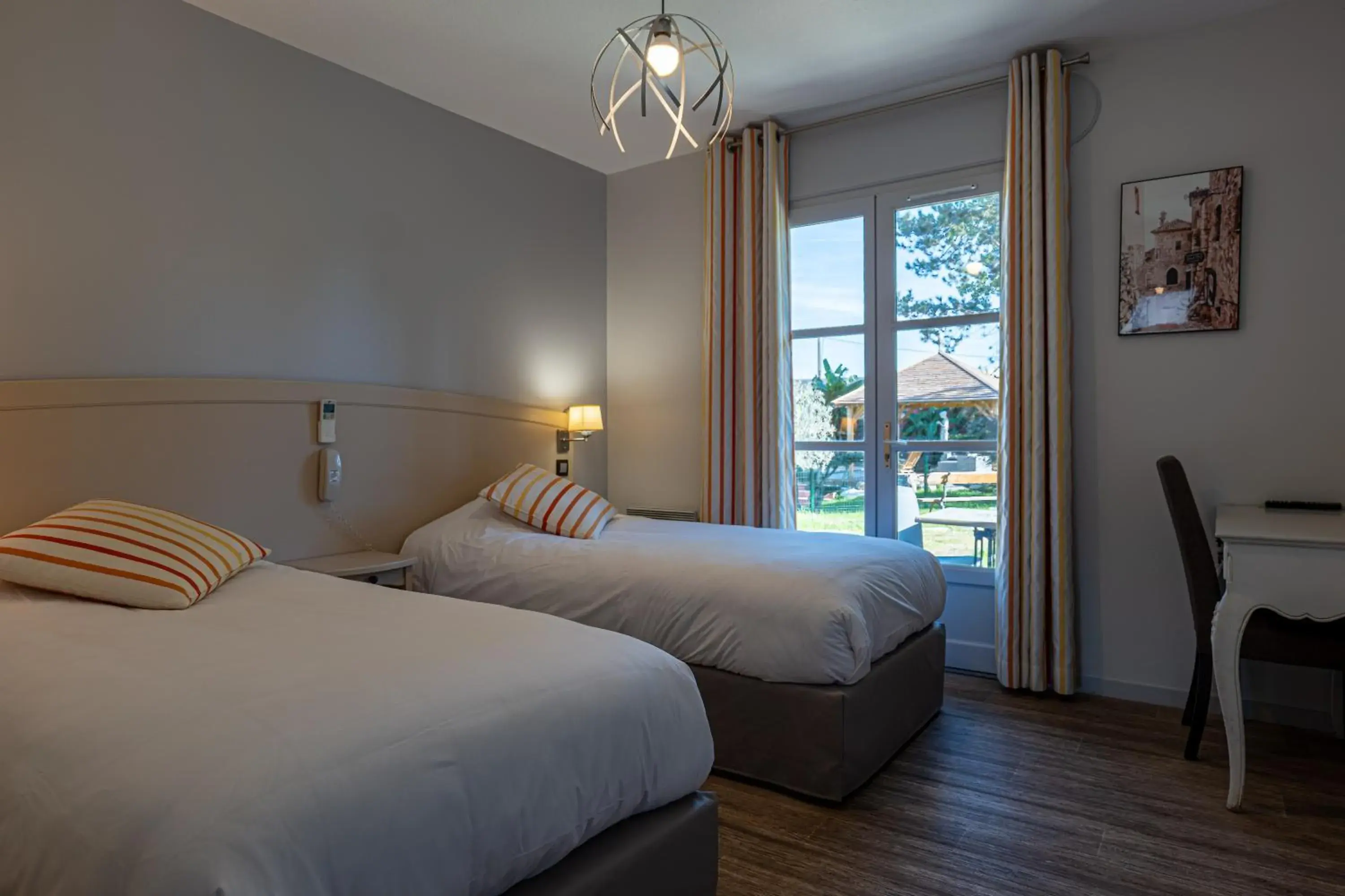 Twin Room with Pool View in Hotel Village Motel Twin Room with Pool View in Hotel Village Motel