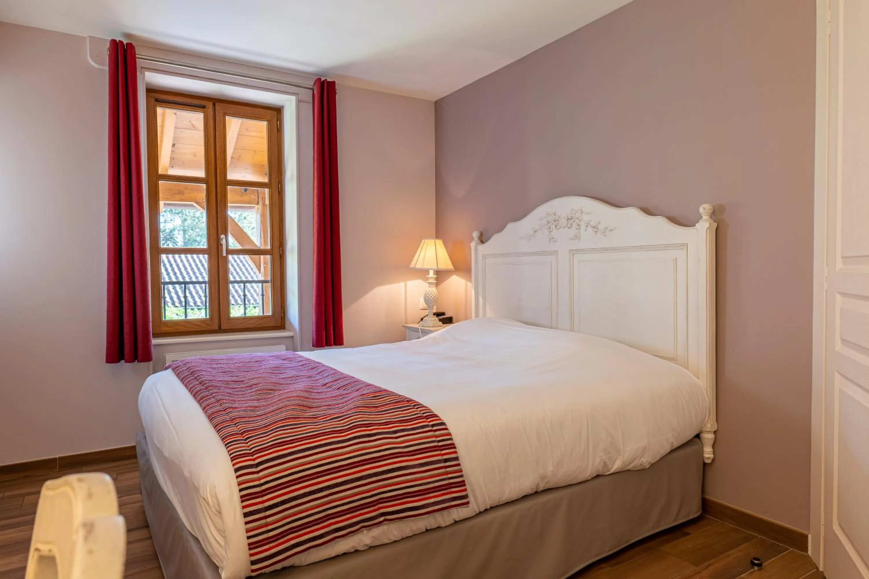 Bed in Hotel Village Motel