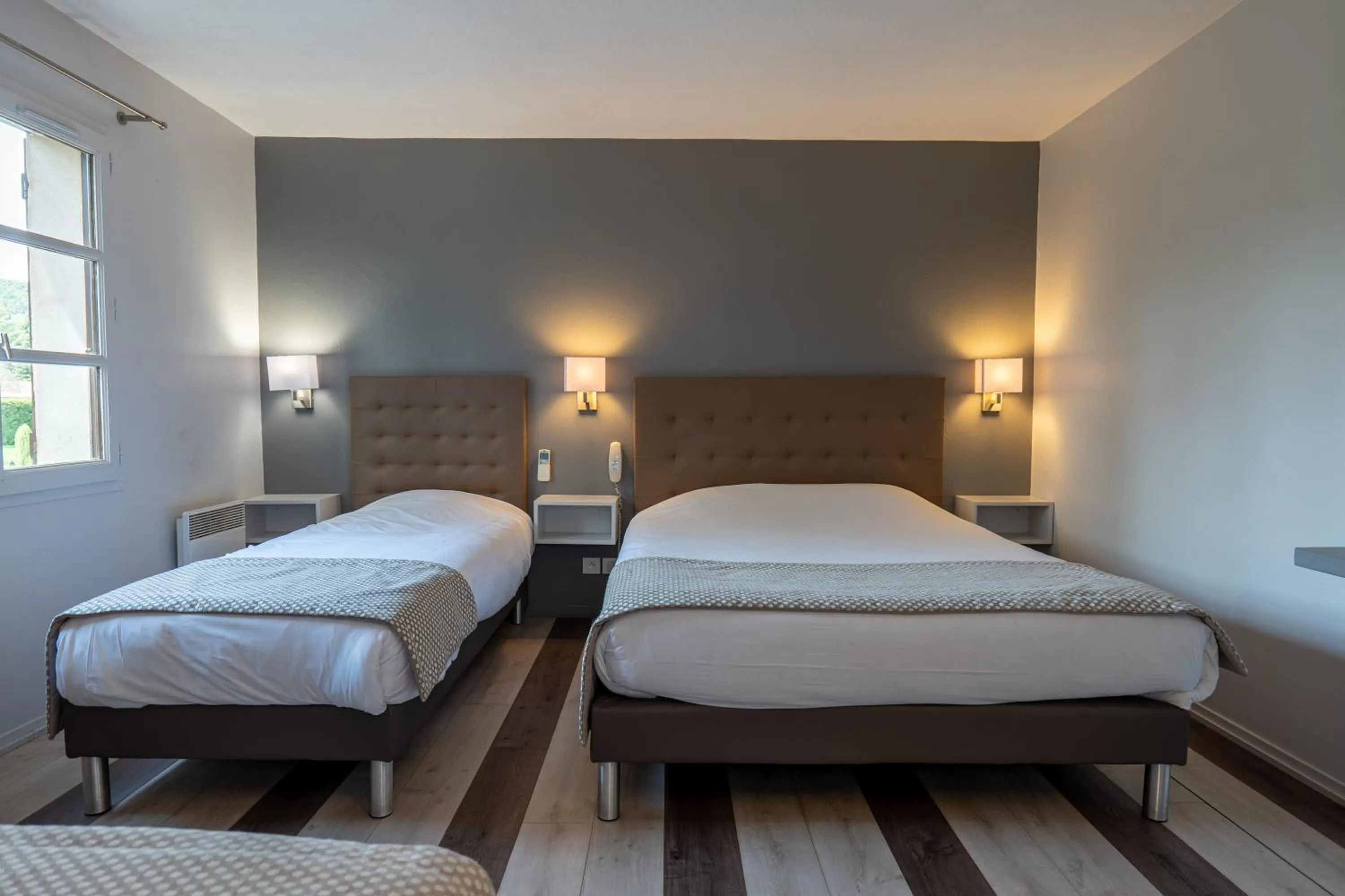 Bedroom, Bed in Hotel Village Motel