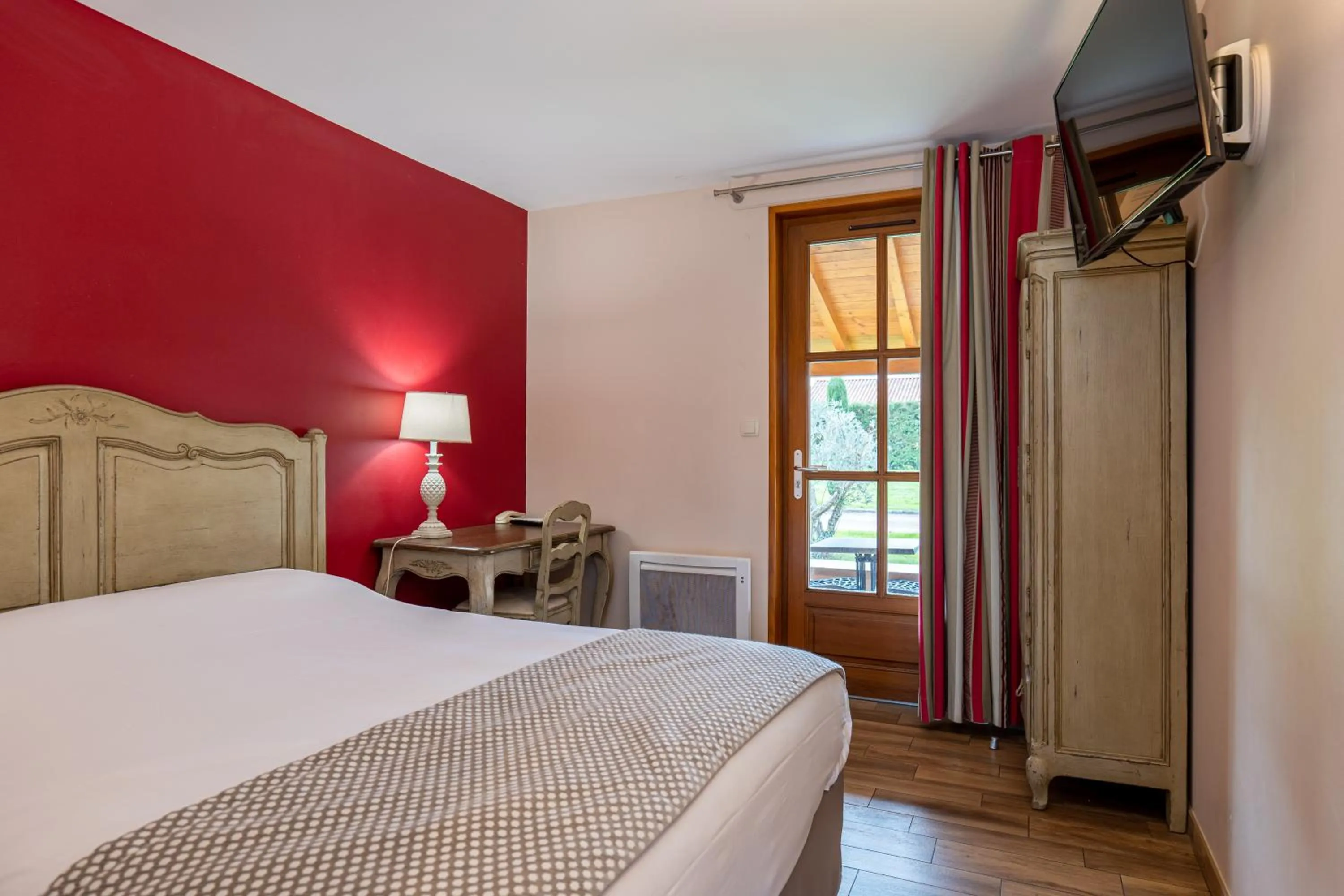 Bed in Hotel Village Motel