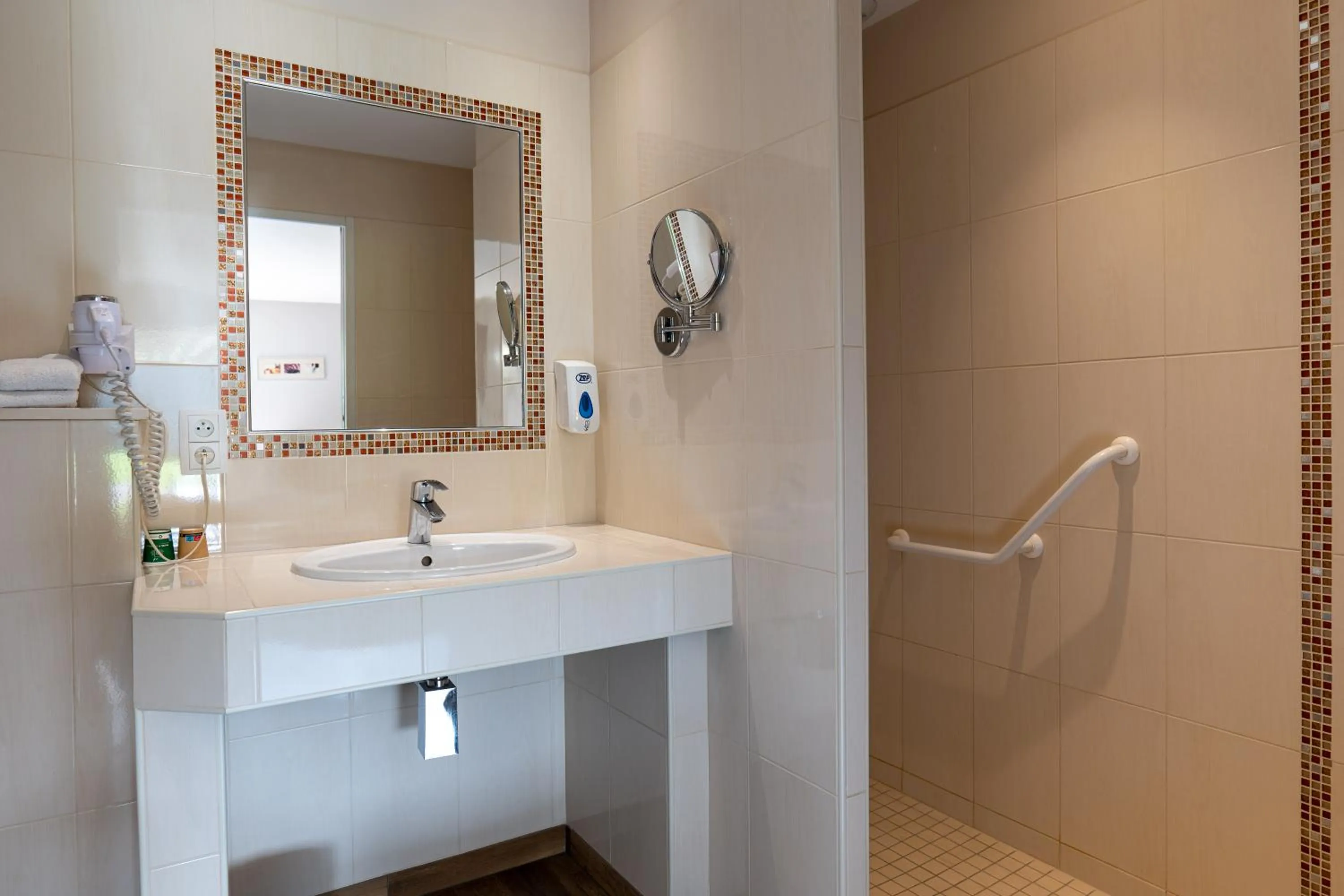 Bathroom in Hotel Village Motel