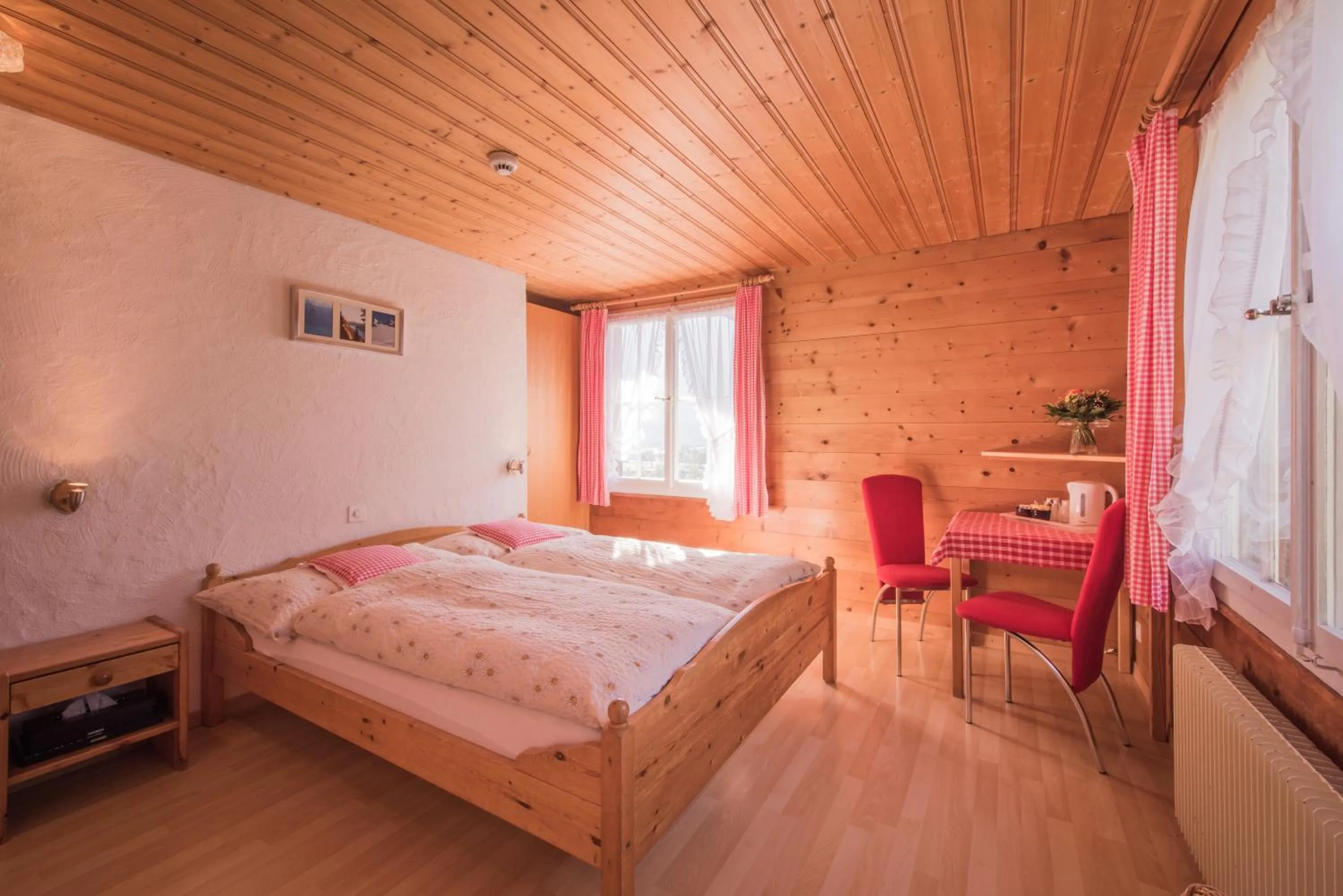 Photo of the whole room, Bed in Gasthof Schoenegg B&B