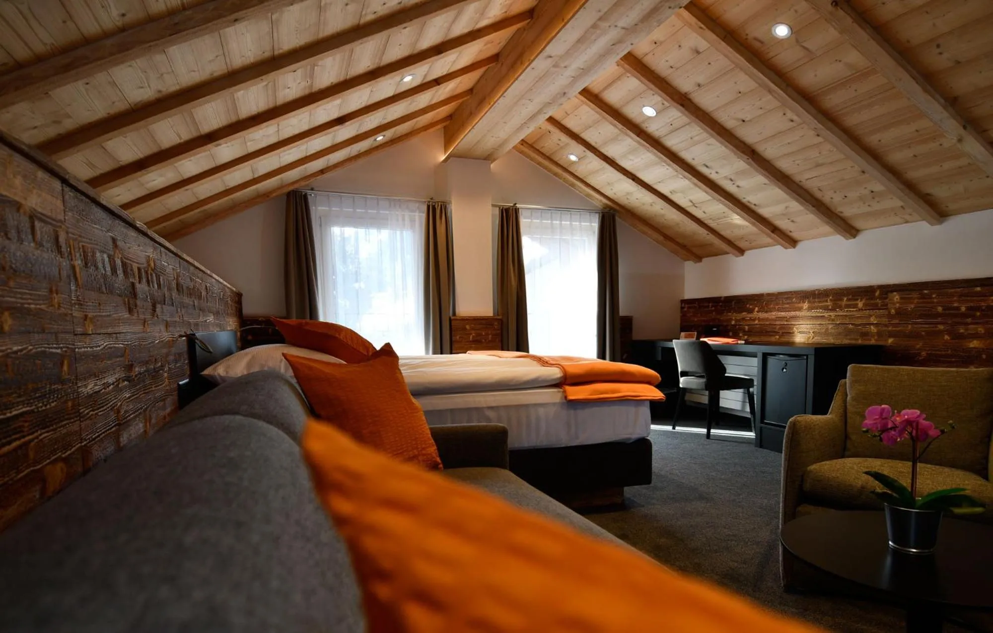 Living room, Bed in Hotel Elite