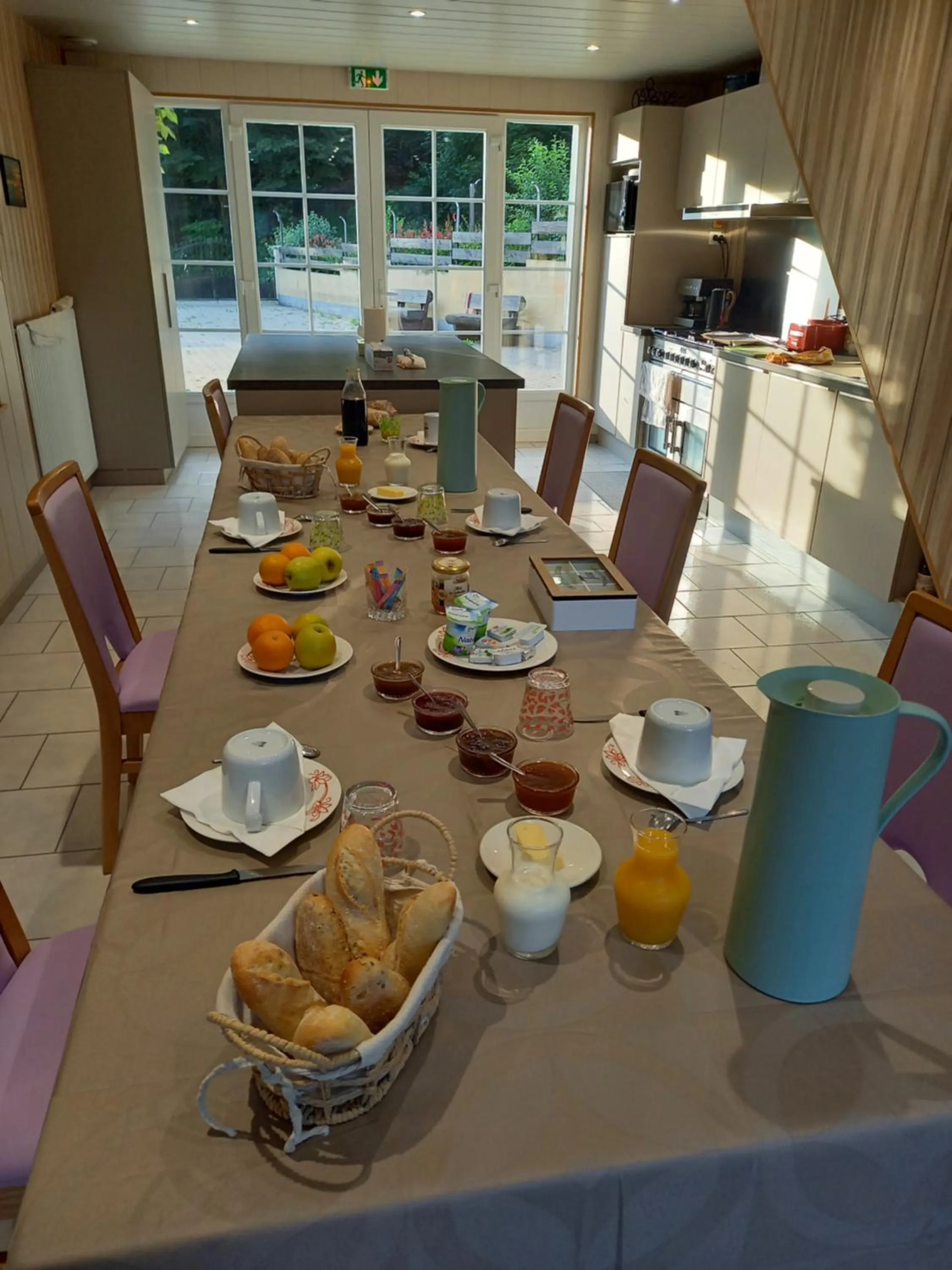 Dining area in LA CLIMONTAINE