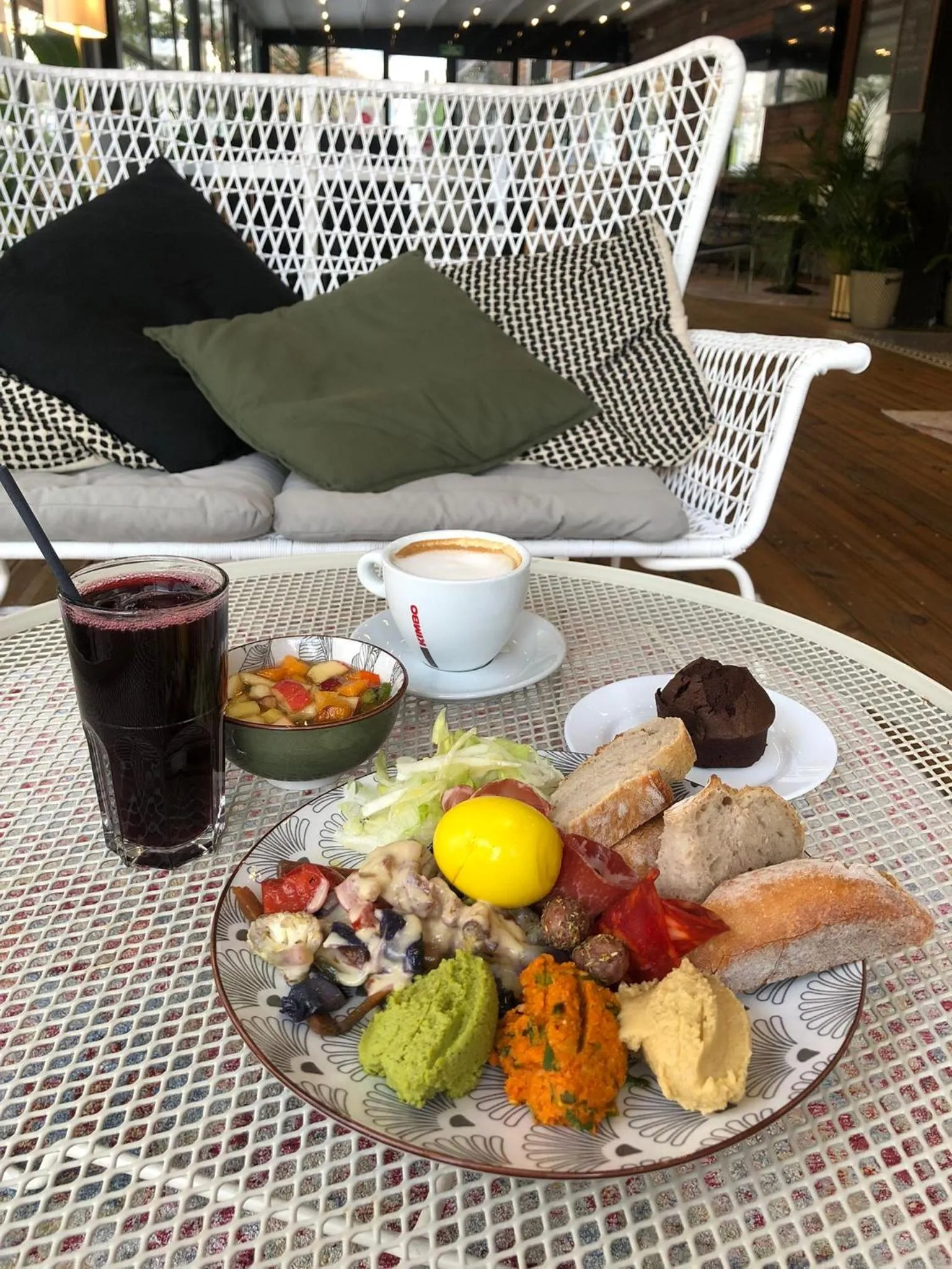 Restaurant/places to eat in Auberge de Jeunesse HI Paris Yves Robert