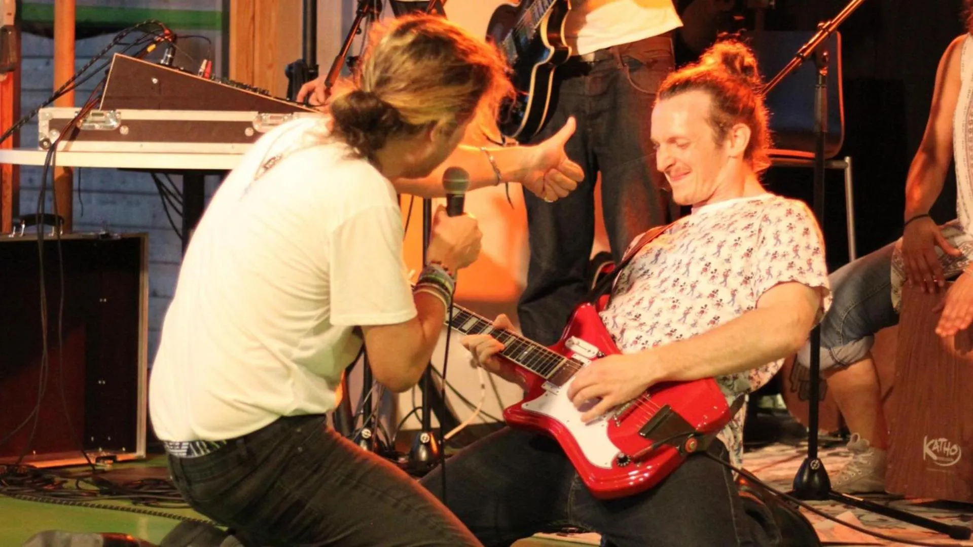 Evening entertainment in Auberge de Jeunesse HI Paris Yves Robert