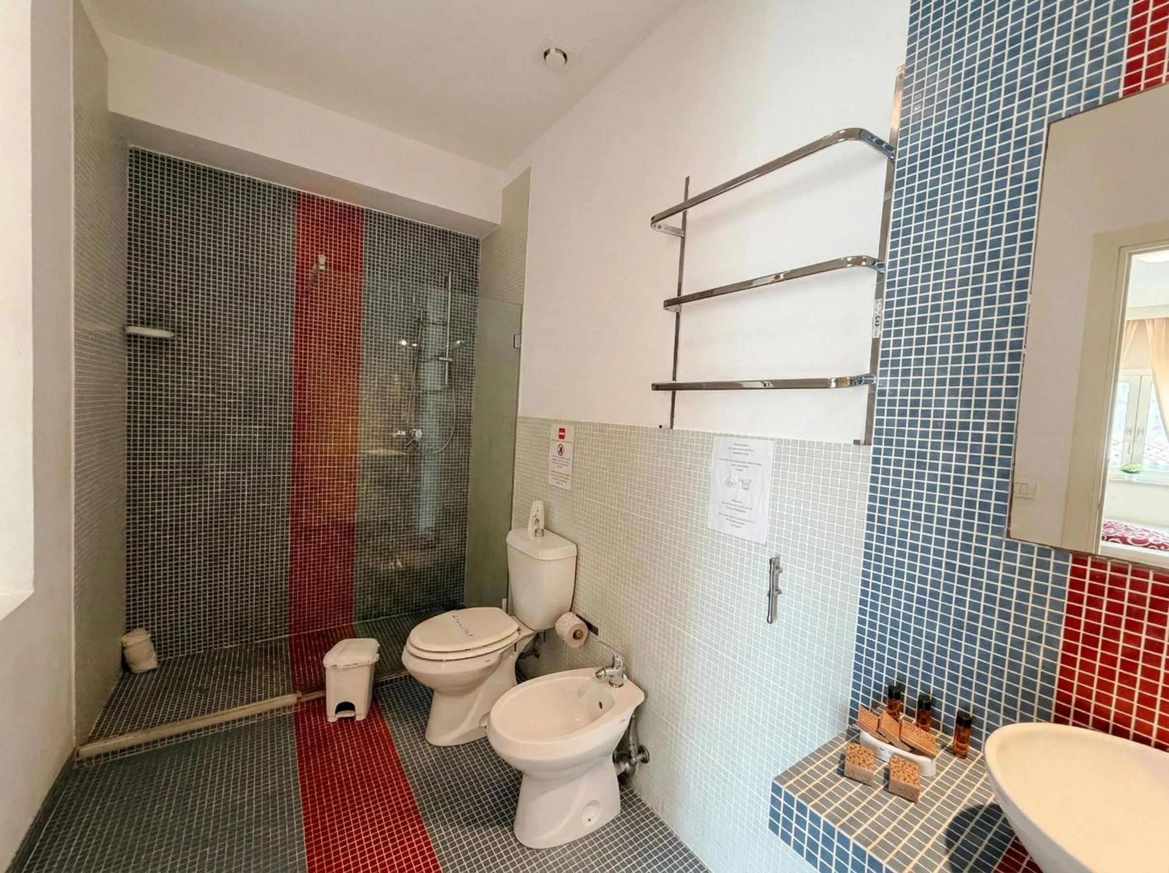 Shower in Ortigia Mastrarua rooms