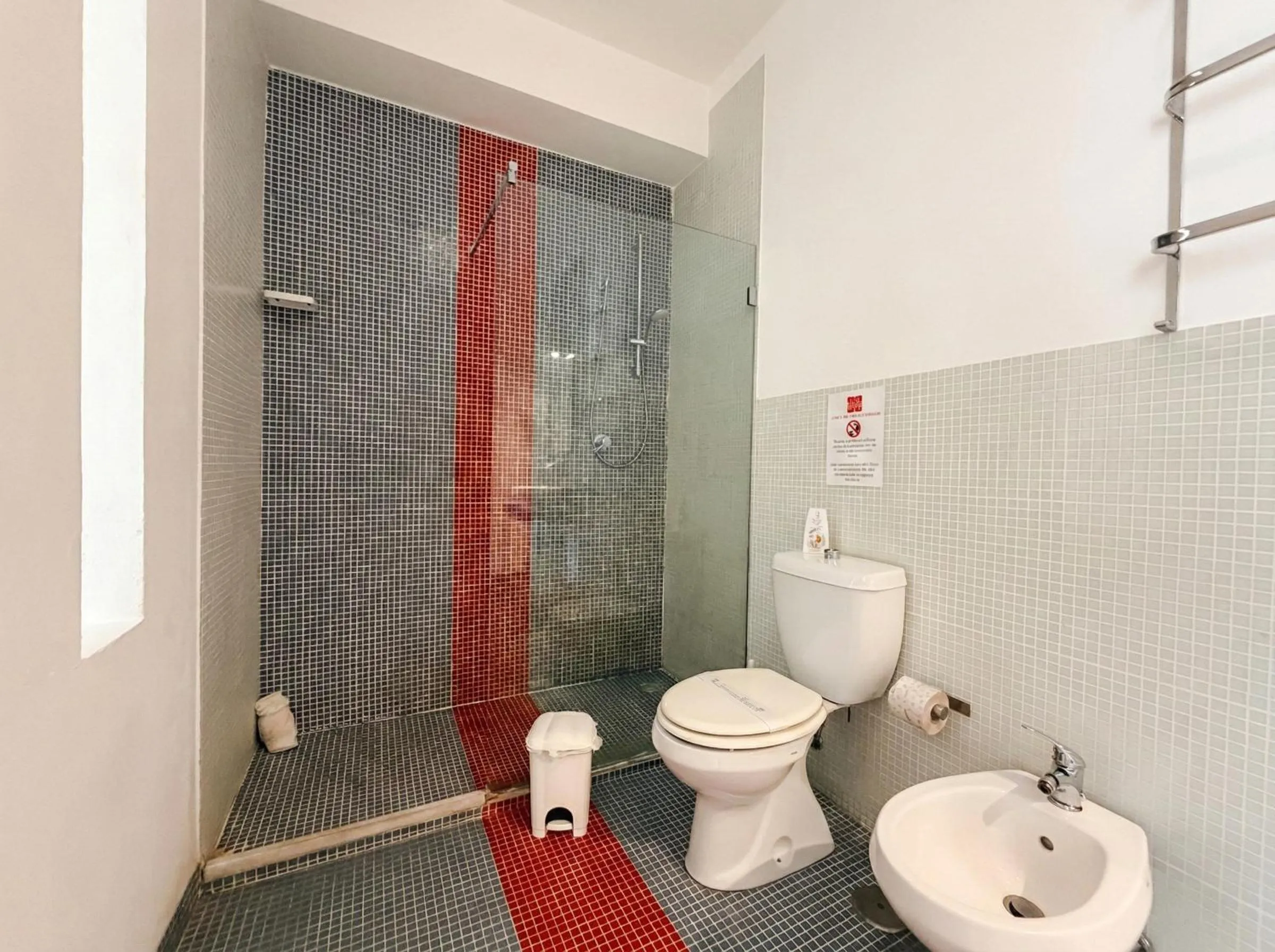 Shower in Ortigia Mastrarua rooms