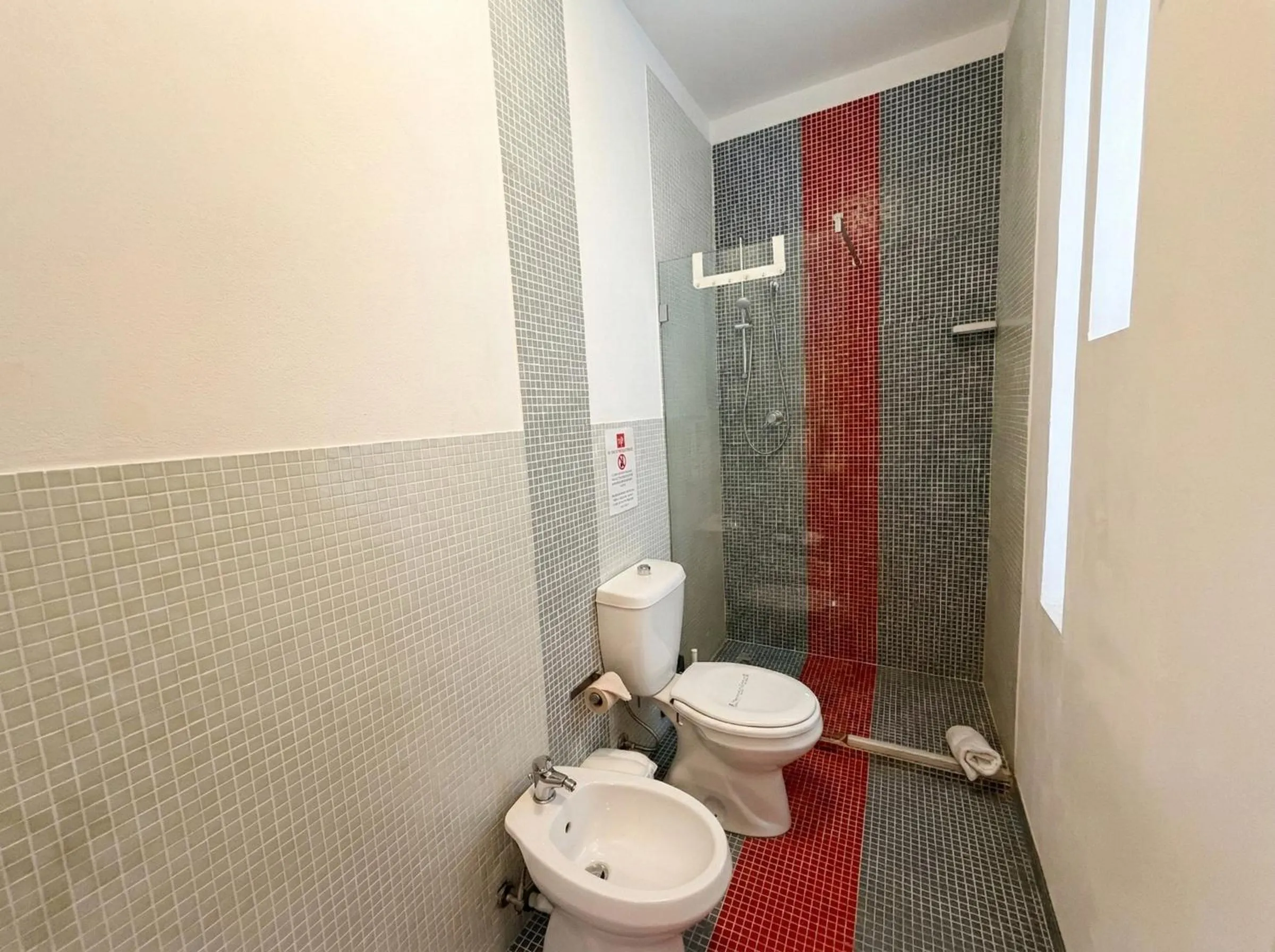 Shower in Ortigia Mastrarua rooms