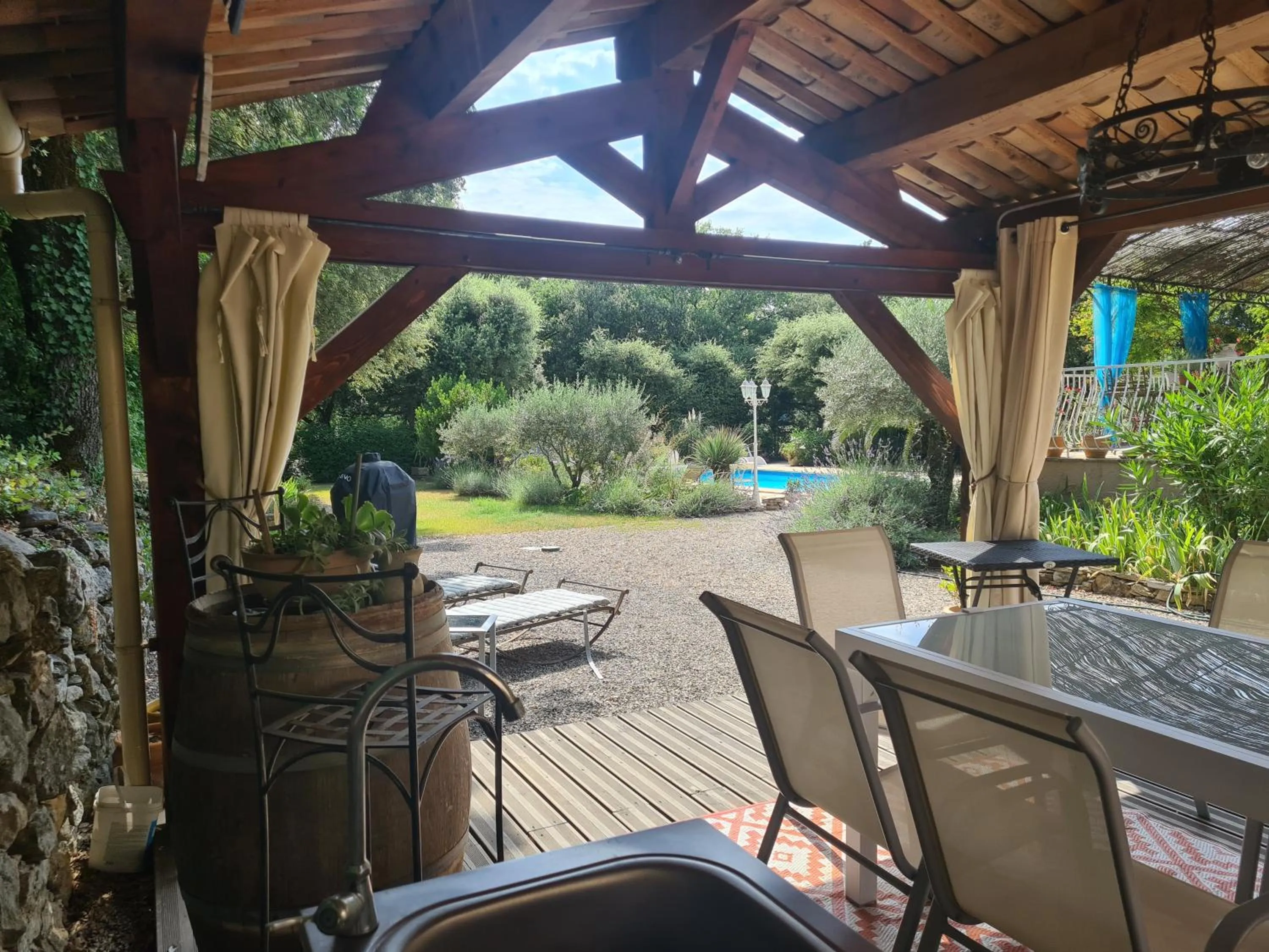 Garden view in L'Abrialys