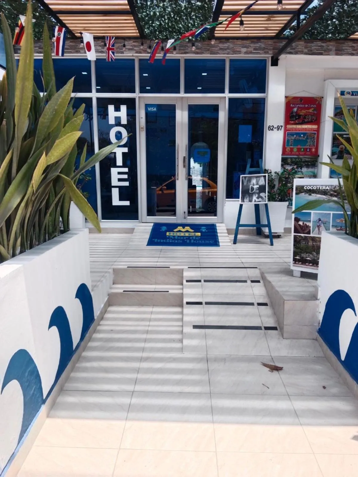 Facade/entrance in Mar de Indias House