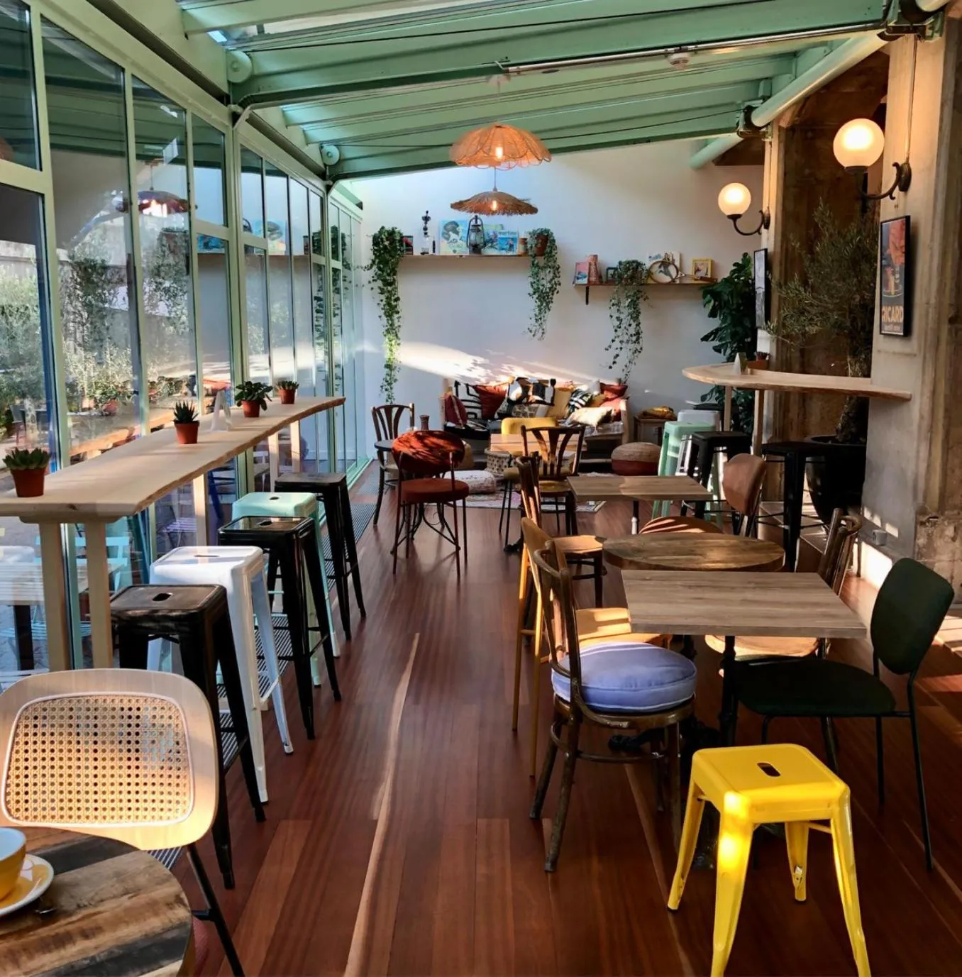 Restaurant/places to eat in Hotel Montbrillant