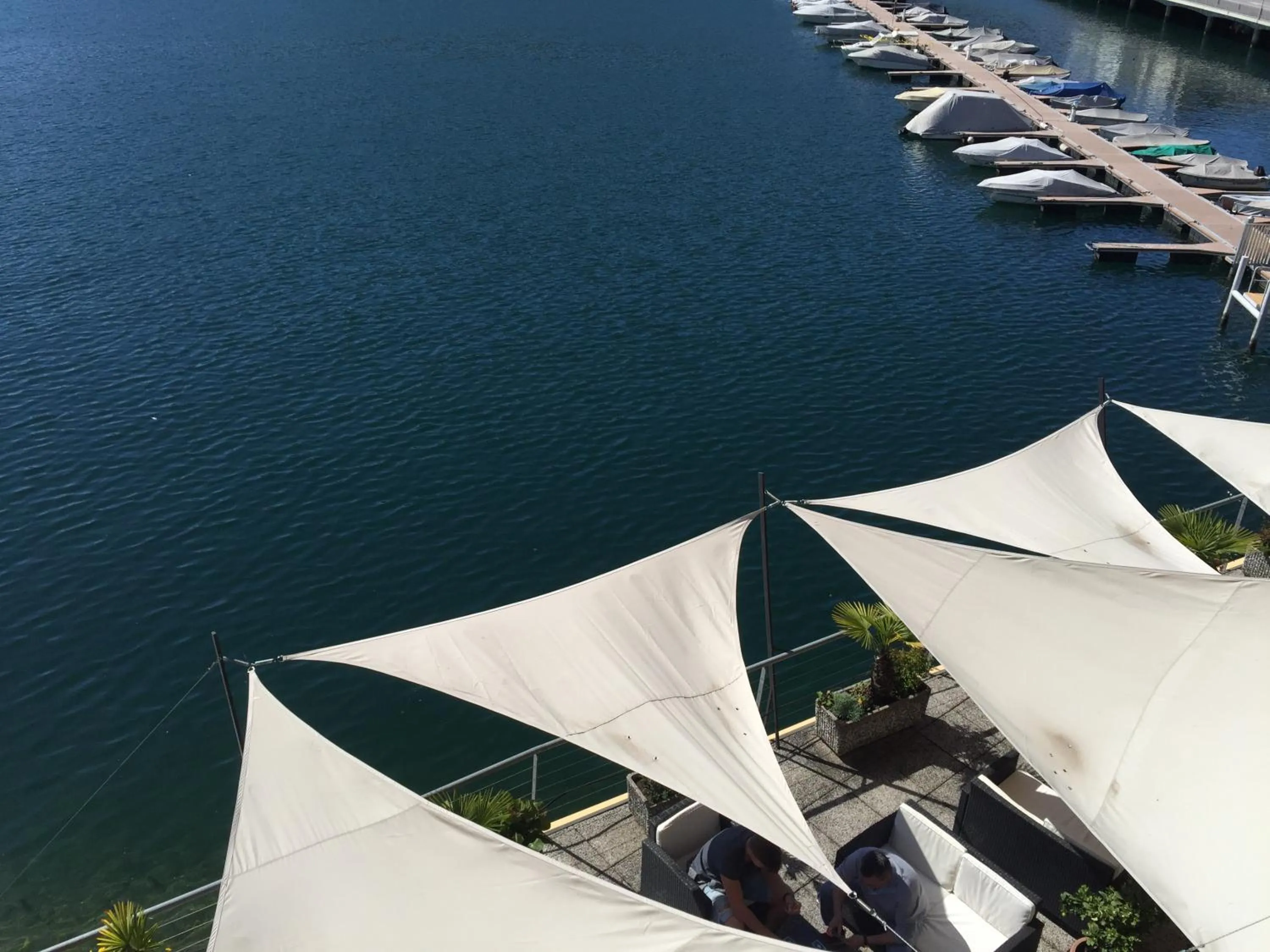 Restaurant/places to eat in Tresa Bay Hotel