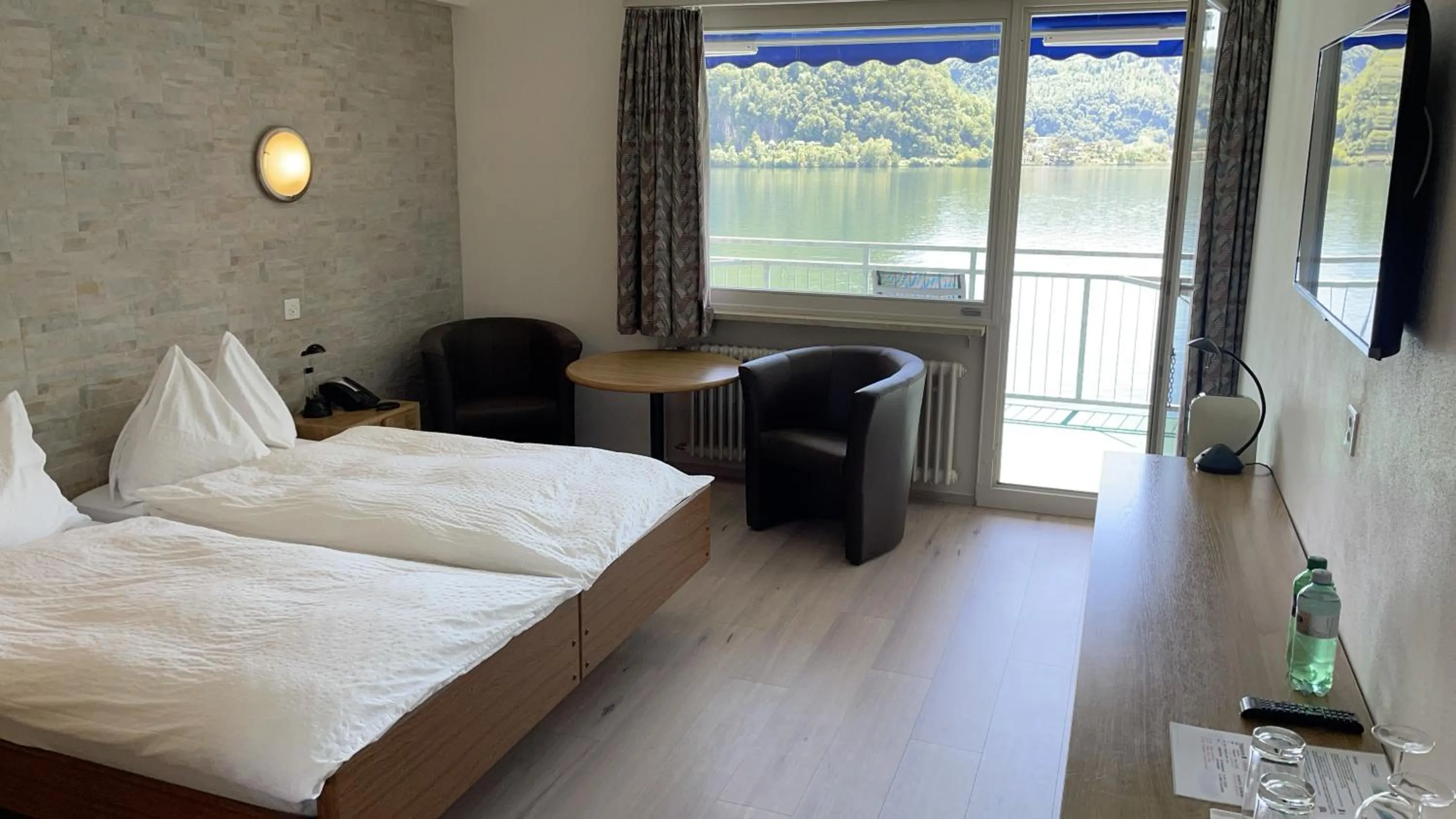 Bed in Tresa Bay Hotel