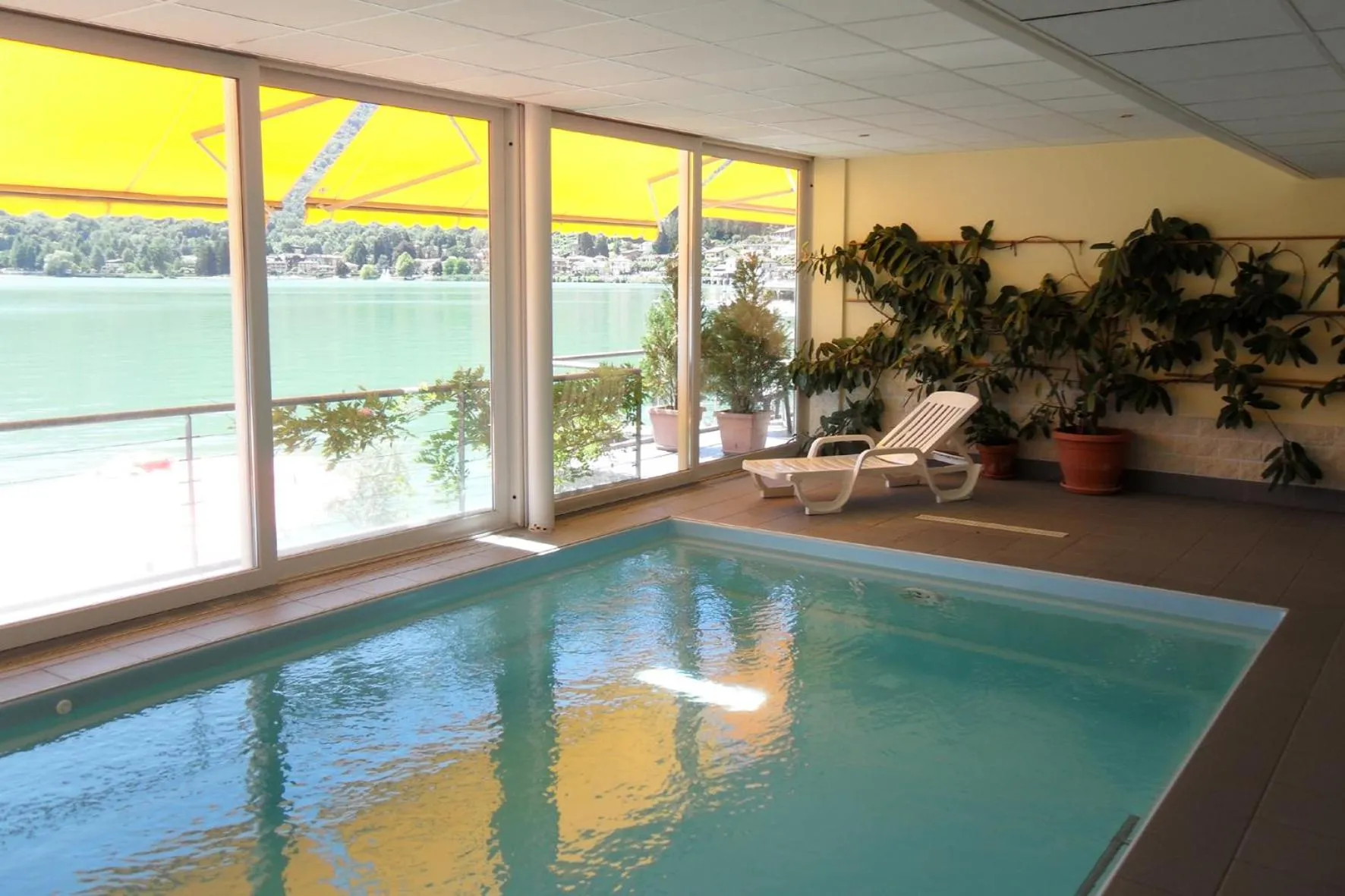 Swimming pool in Tresa Bay Hotel
