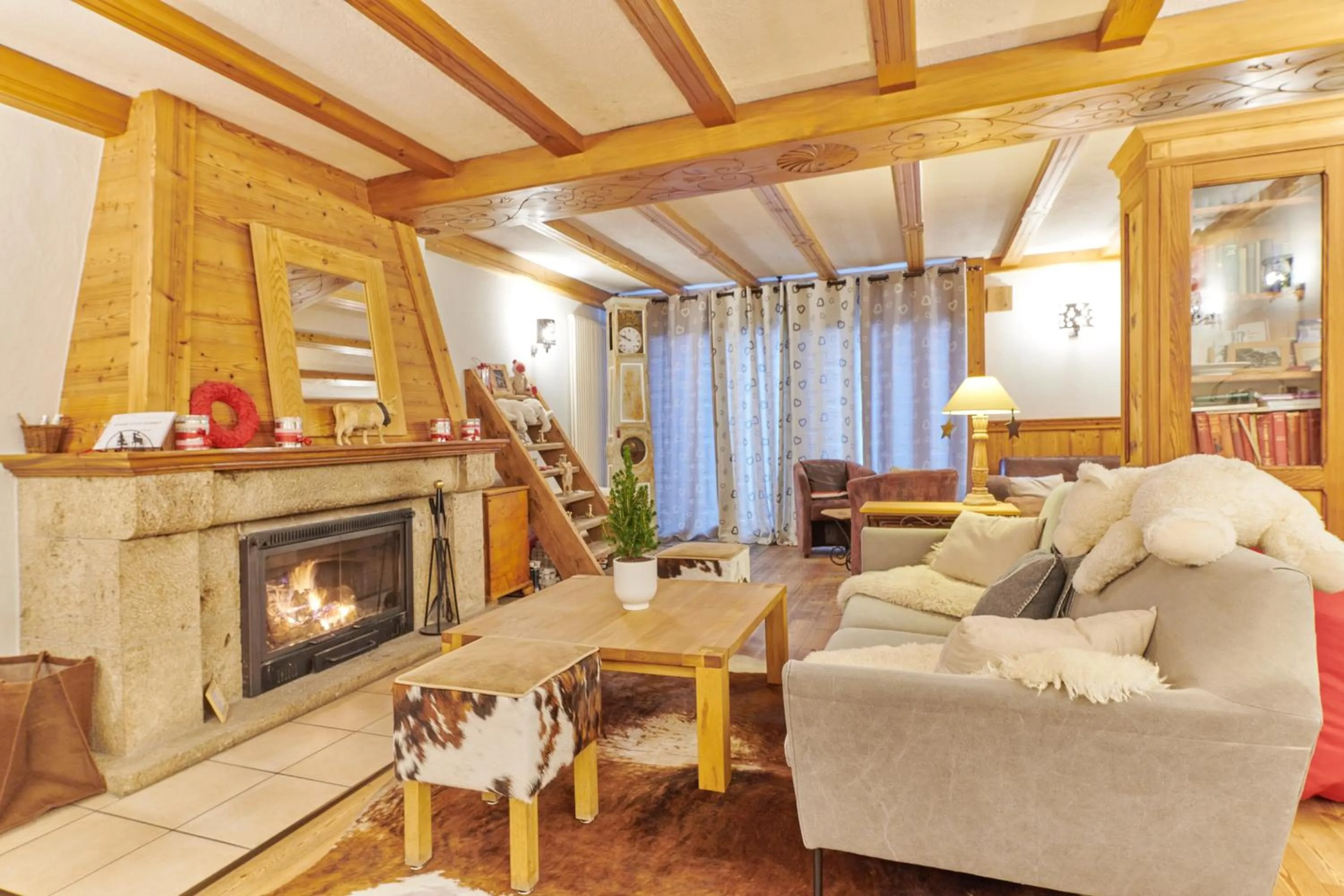 Library in Boutique Hotel Beau-Séjour & Spa Superior