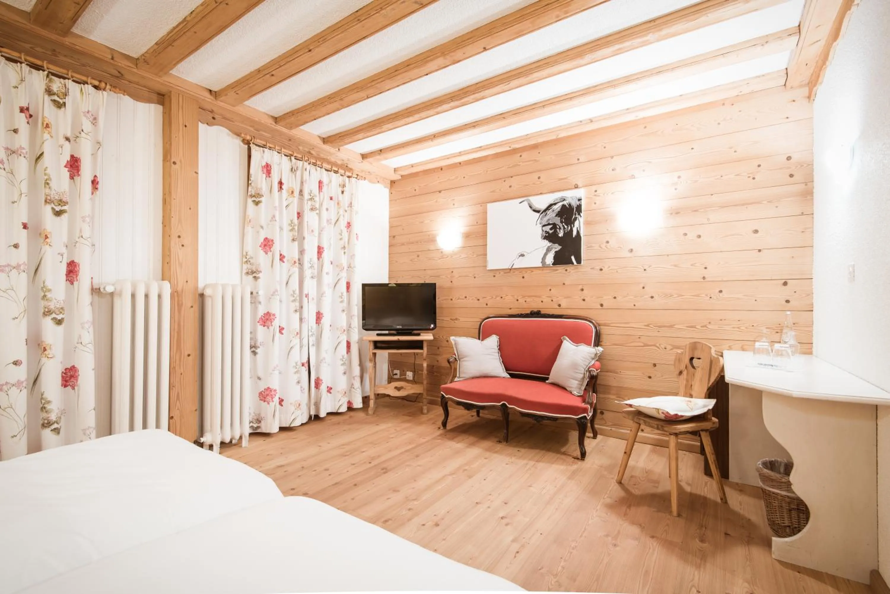 Bedroom, Bed in Boutique Hotel Beau-Séjour & Spa Superior