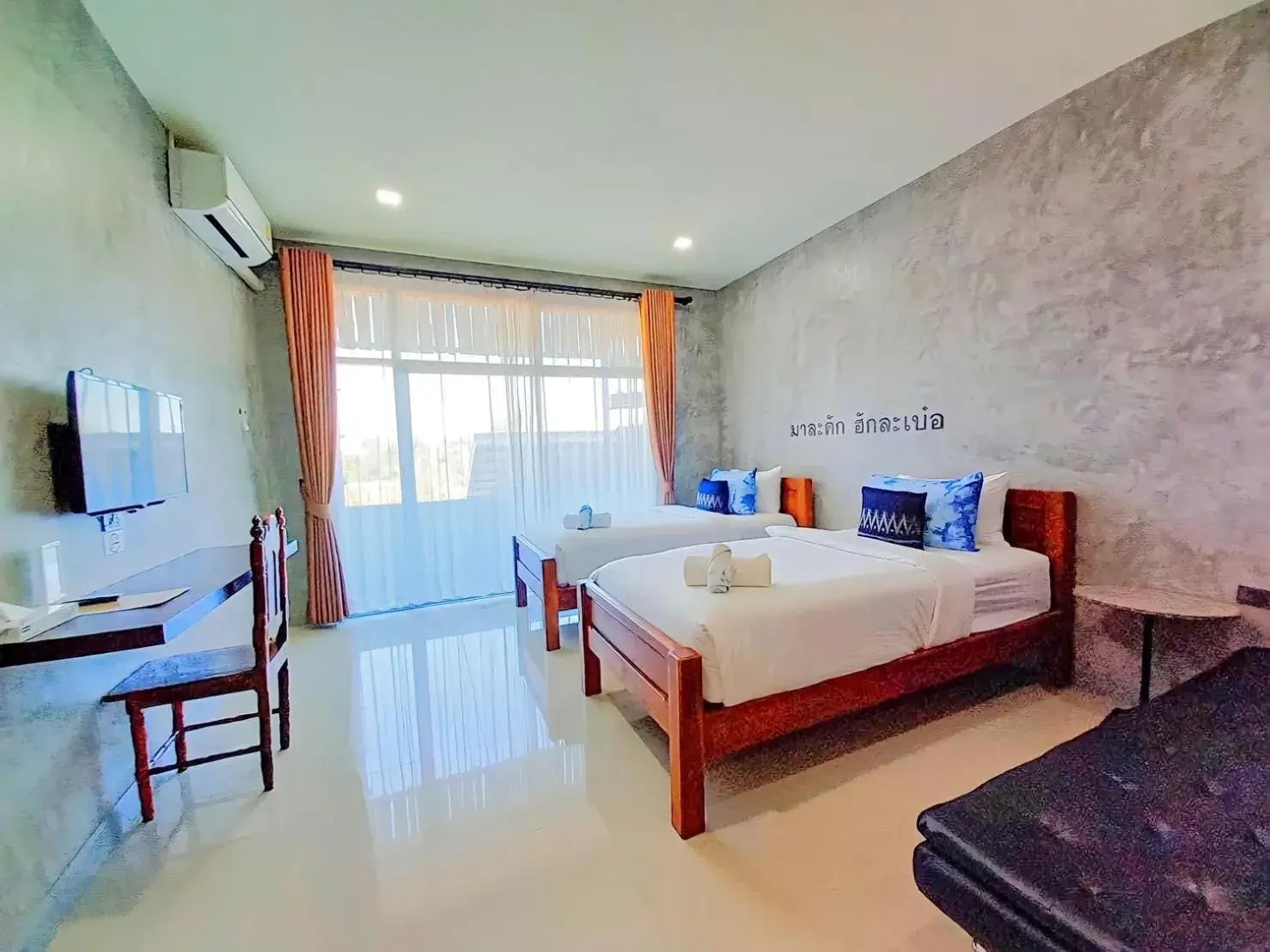 Standard Twin Room with Sofa in Hug Sakhonnakhon Hotel Standard Twin Room with Sofa in Hug Sakhonnakhon Hotel