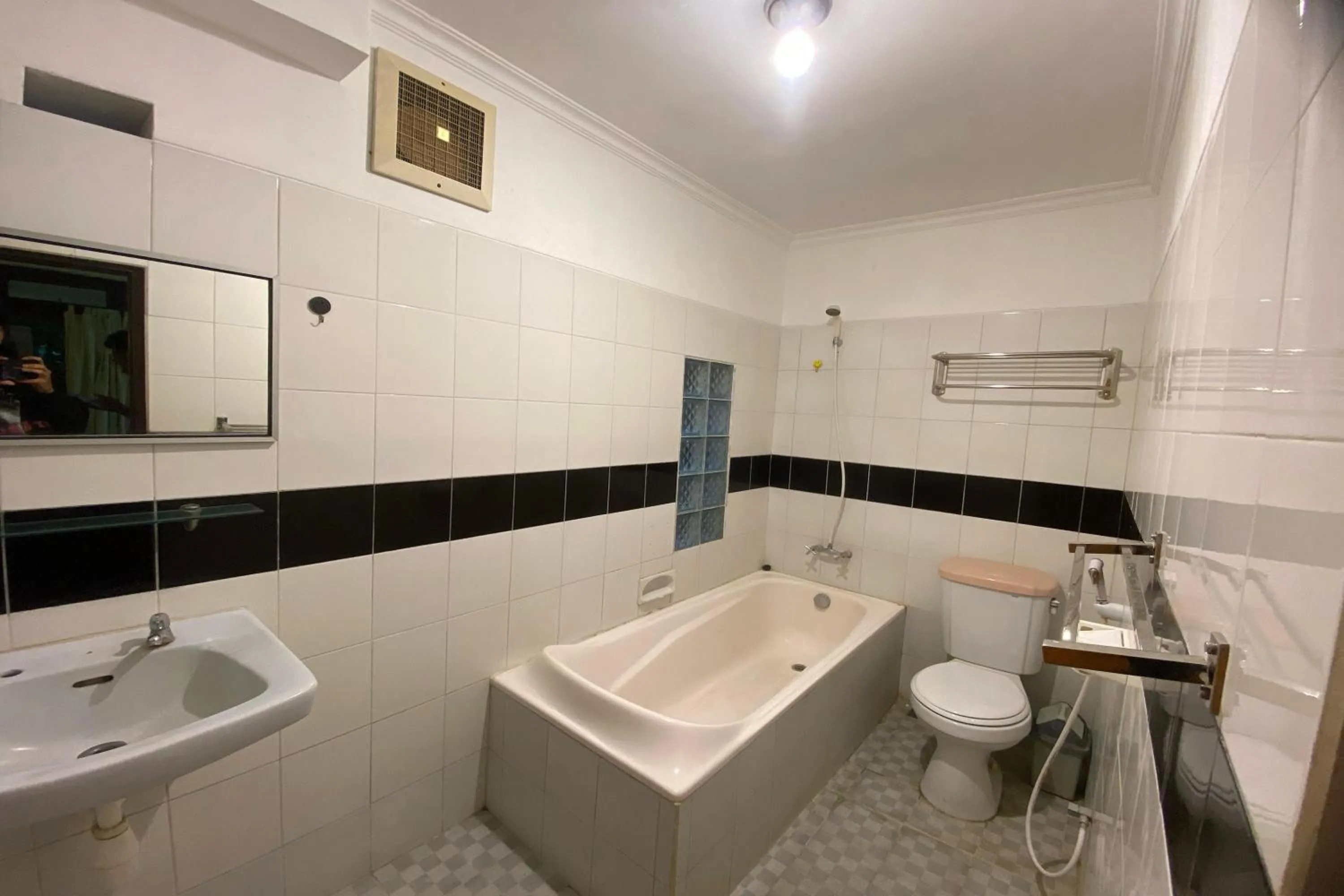 Bathroom in Hotel Lestari