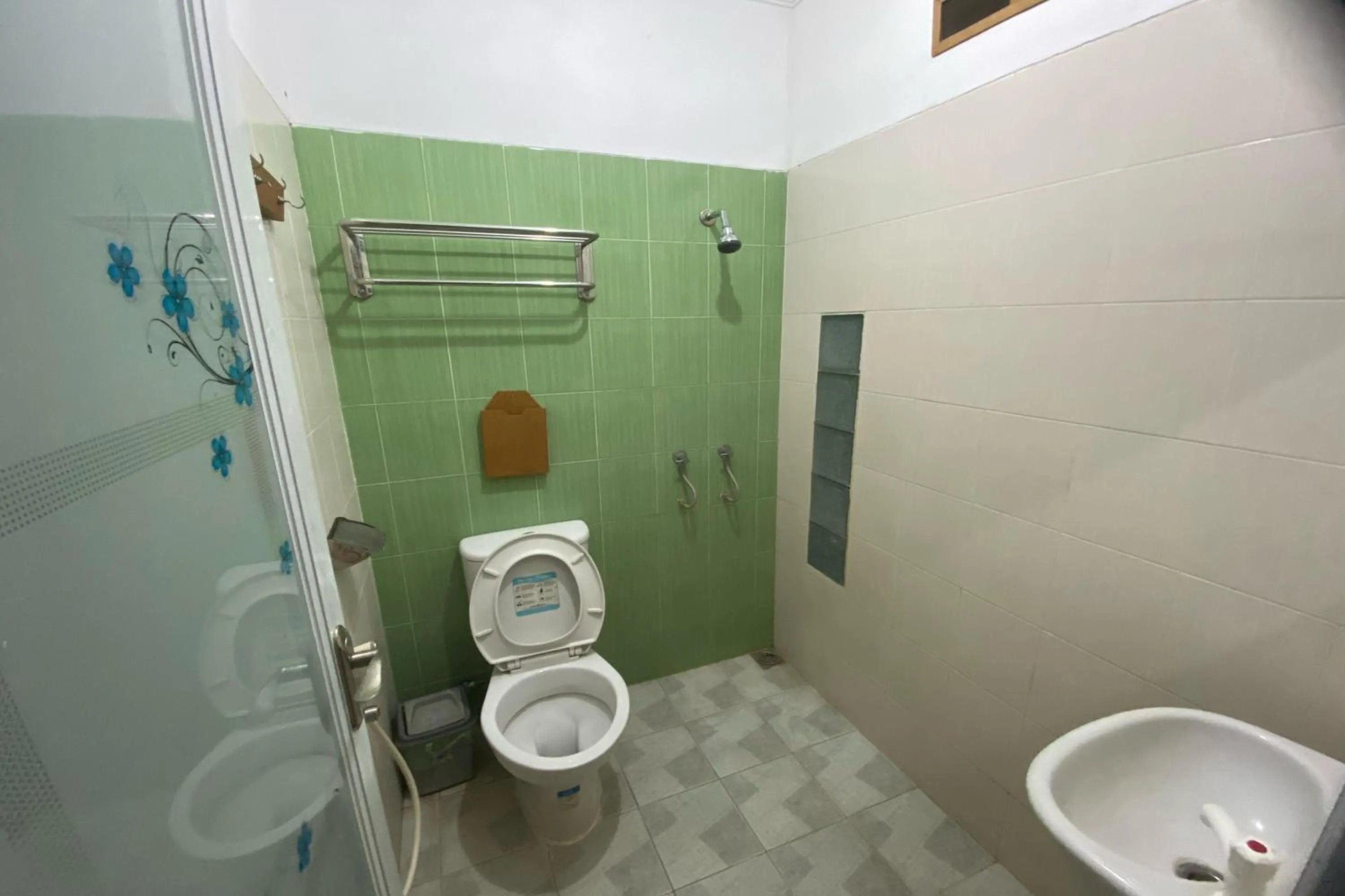 Bathroom in Hotel Lestari