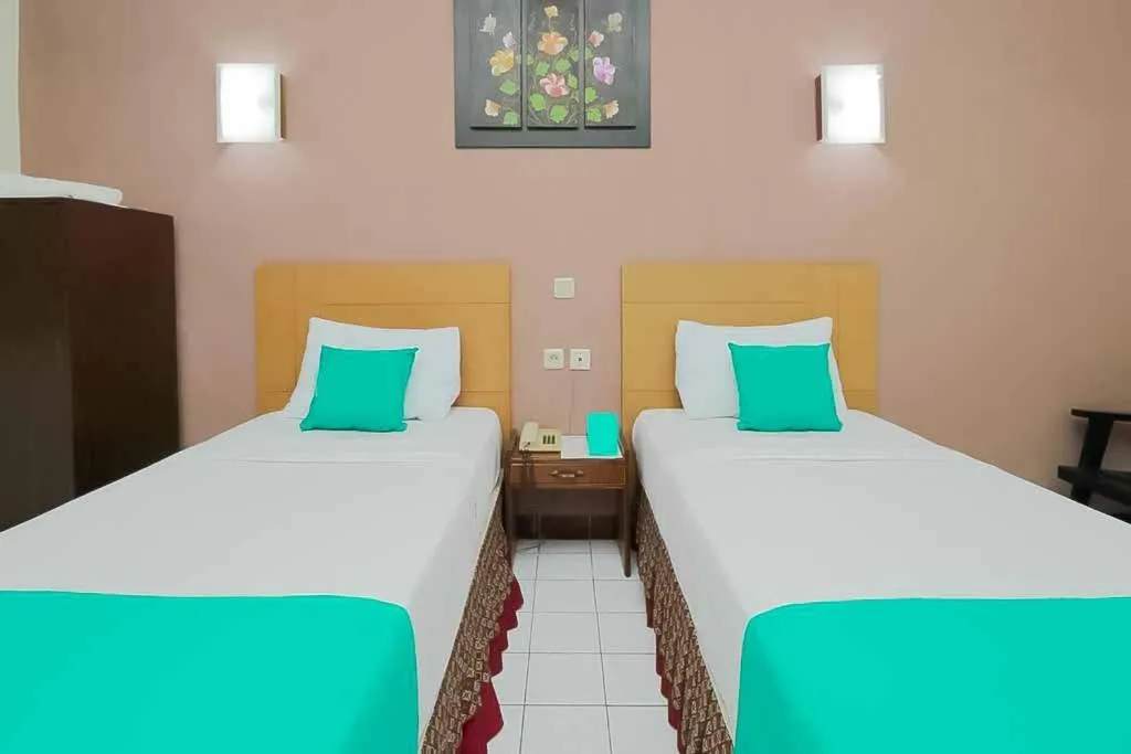 Bedroom, Bed in Hotel Lestari Near Lippo Plaza Mall Jember