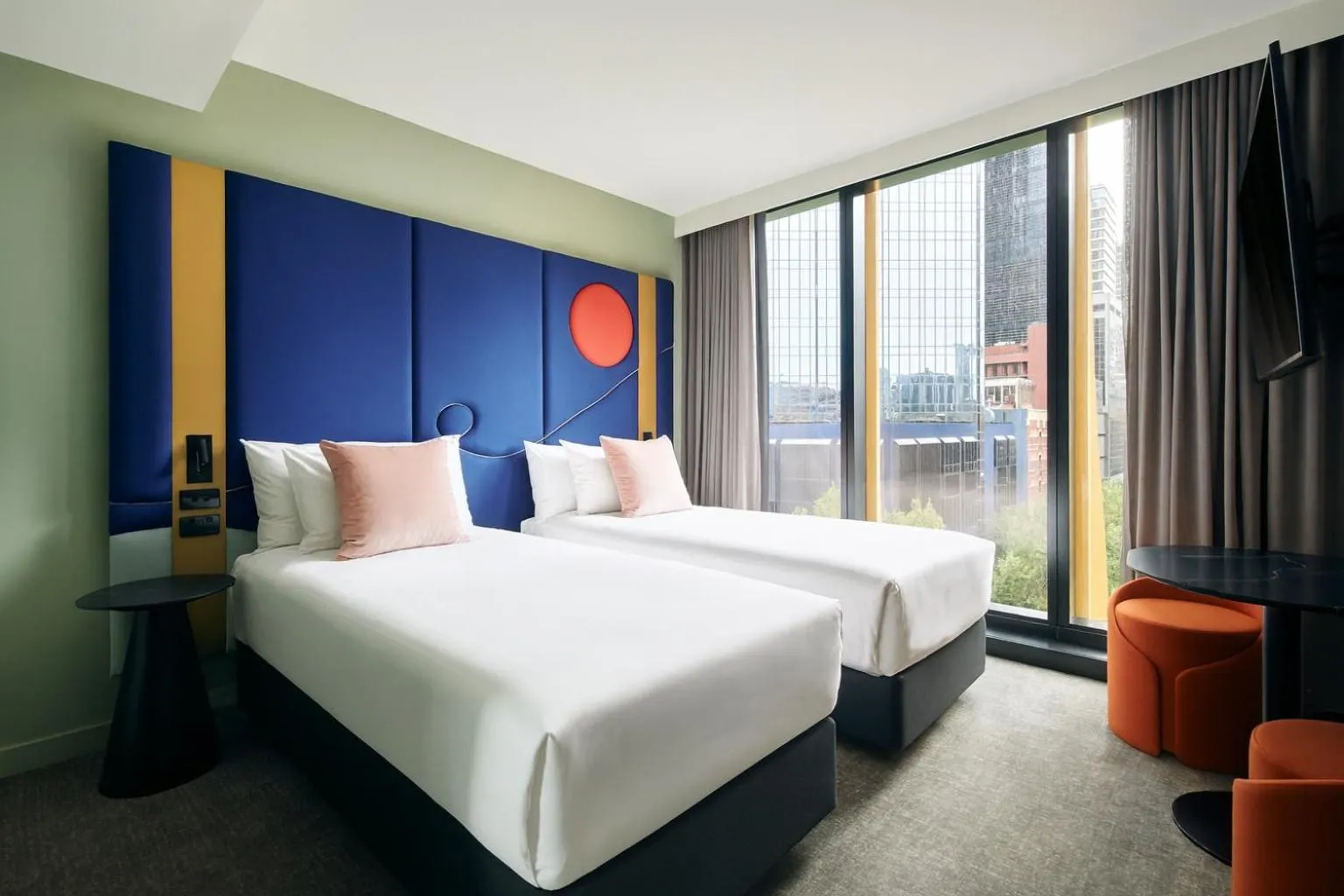 Bedroom, Bed in Quincy Hotel Melbourne