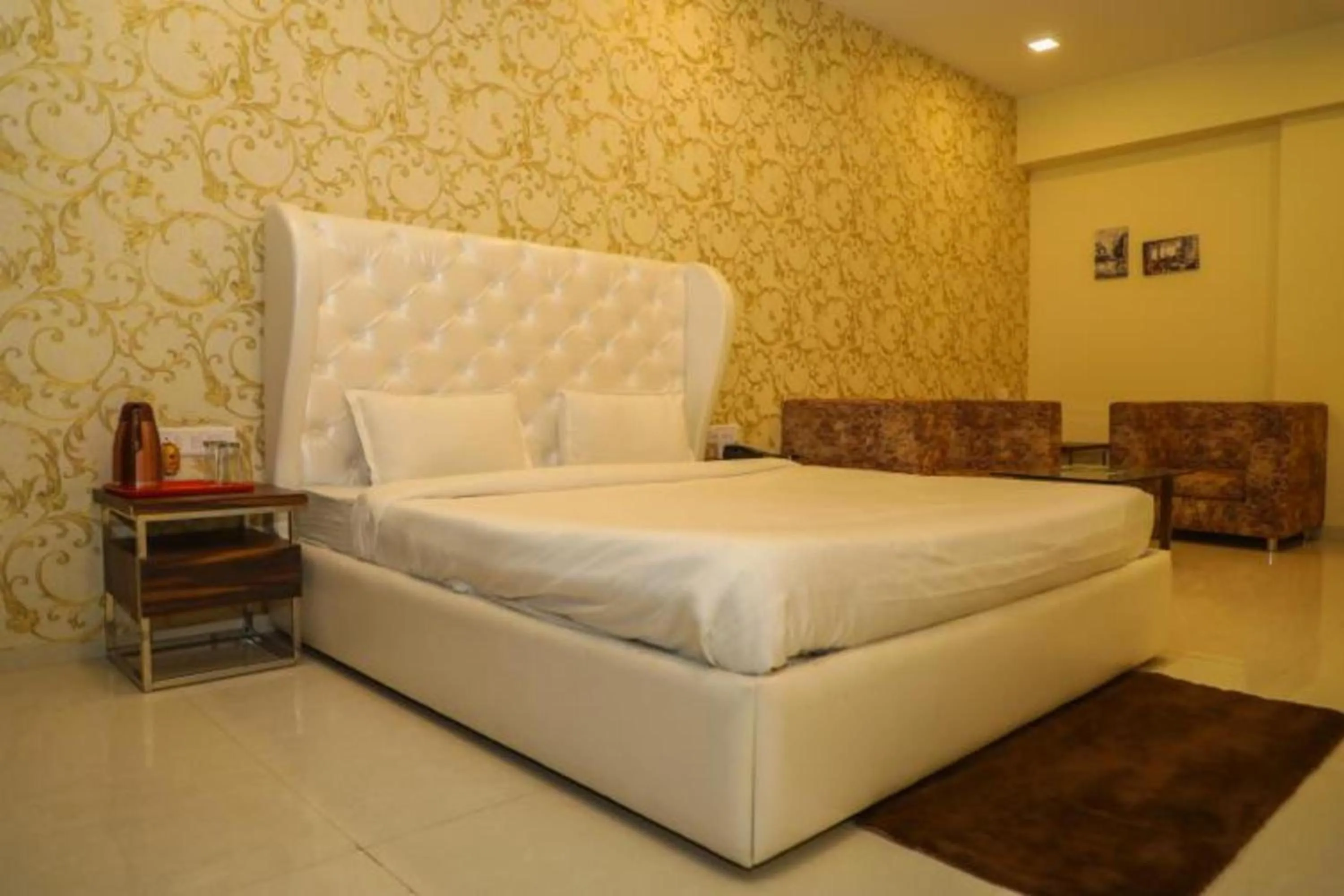 Bed in Hotel Golden - I