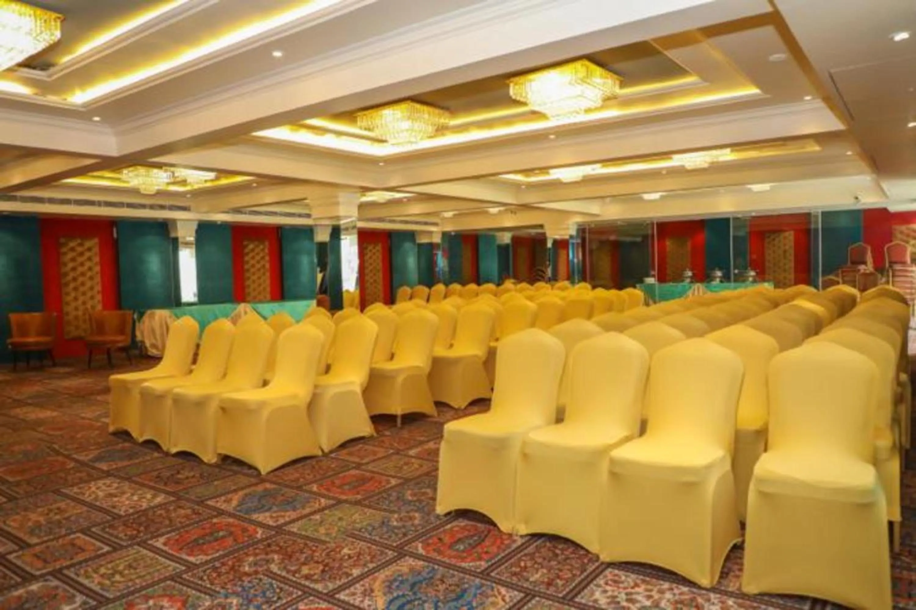 Banquet/Function facilities in Hotel Golden - I