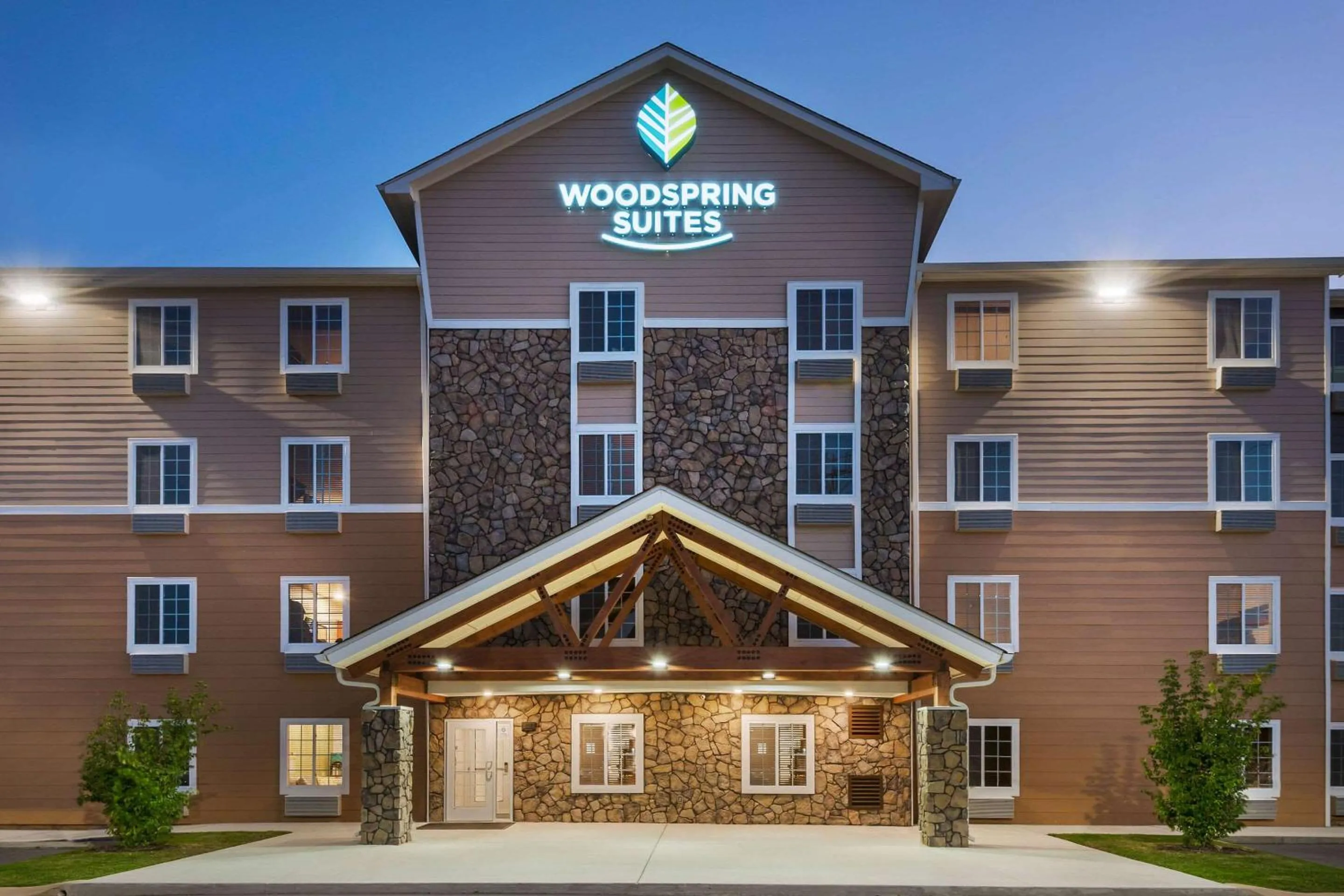 Property building in WoodSpring Suites Chattanooga