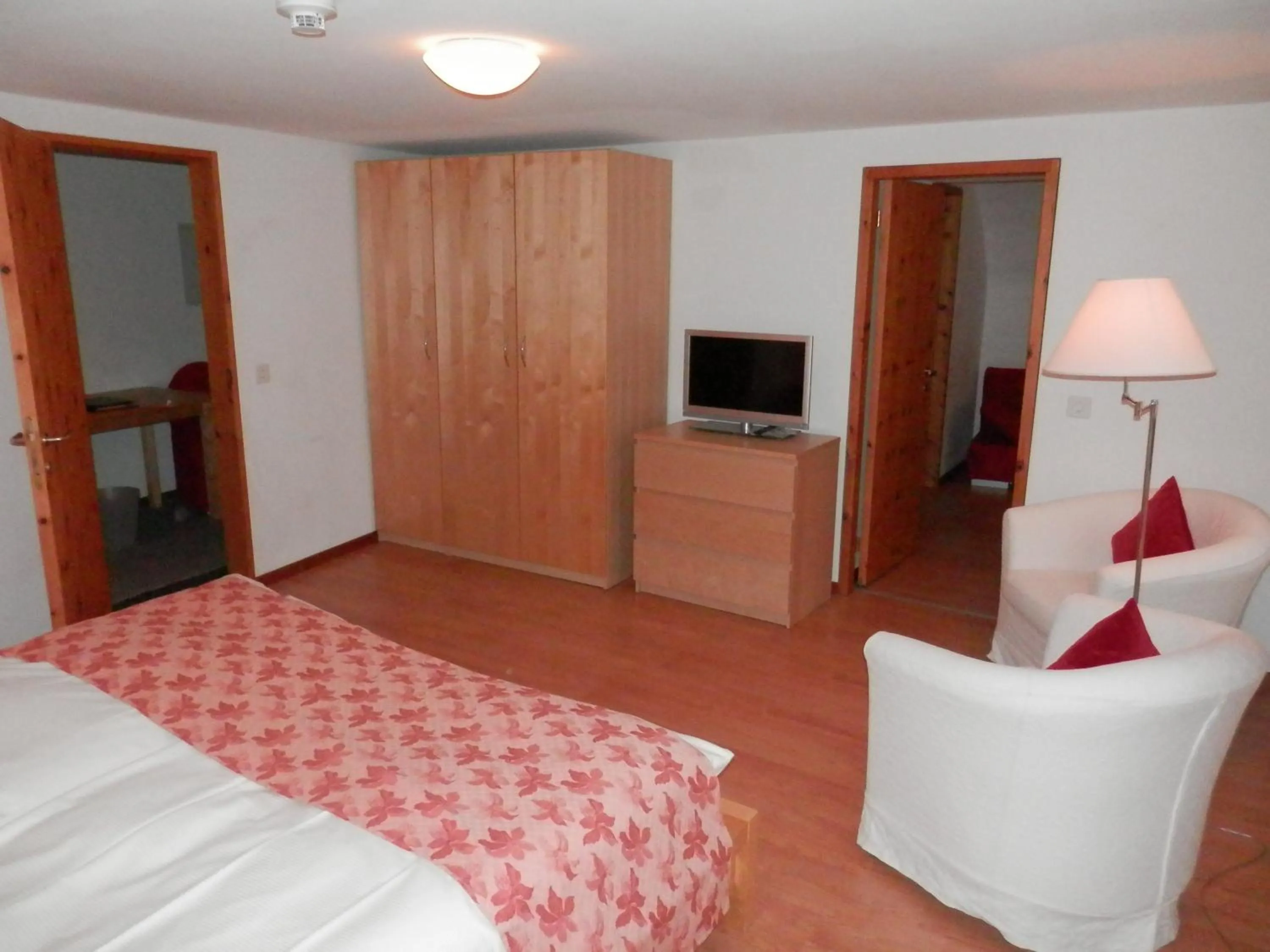 Bedroom, Bed in Palazzo Mysanus Samedan