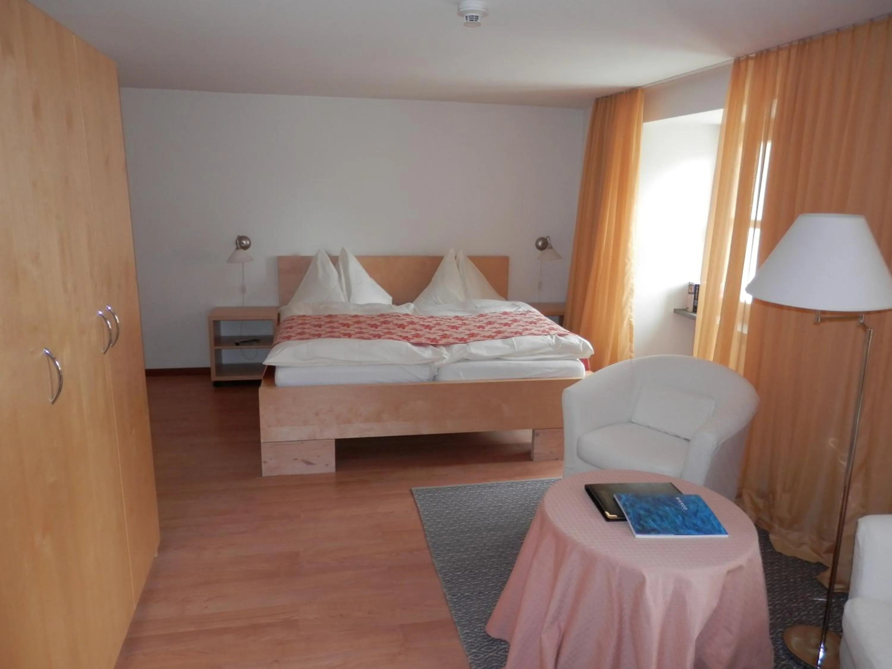 Bedroom, Bed in Palazzo Mysanus Samedan