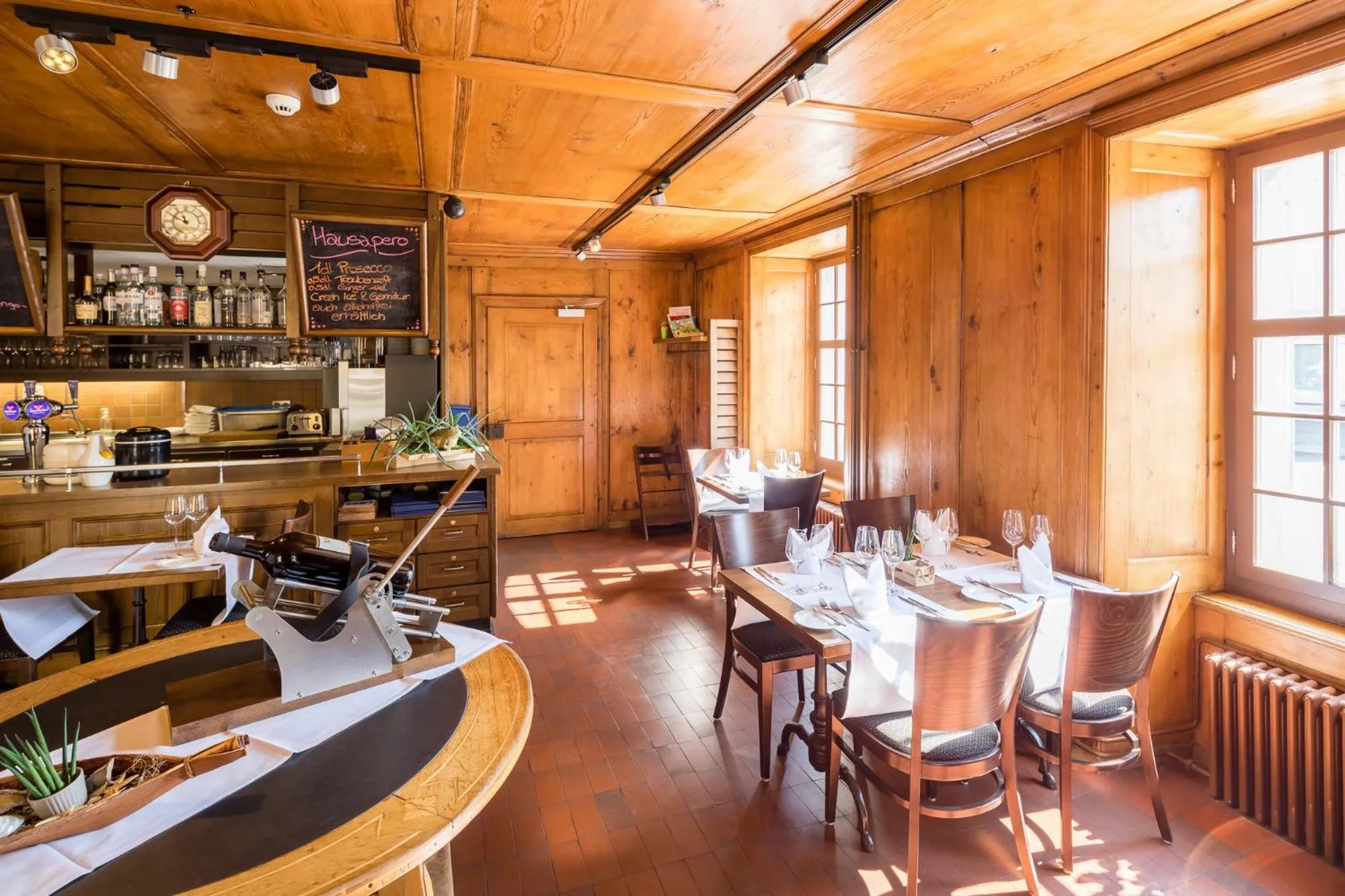 Restaurant/places to eat in Hotel Bären Suhr