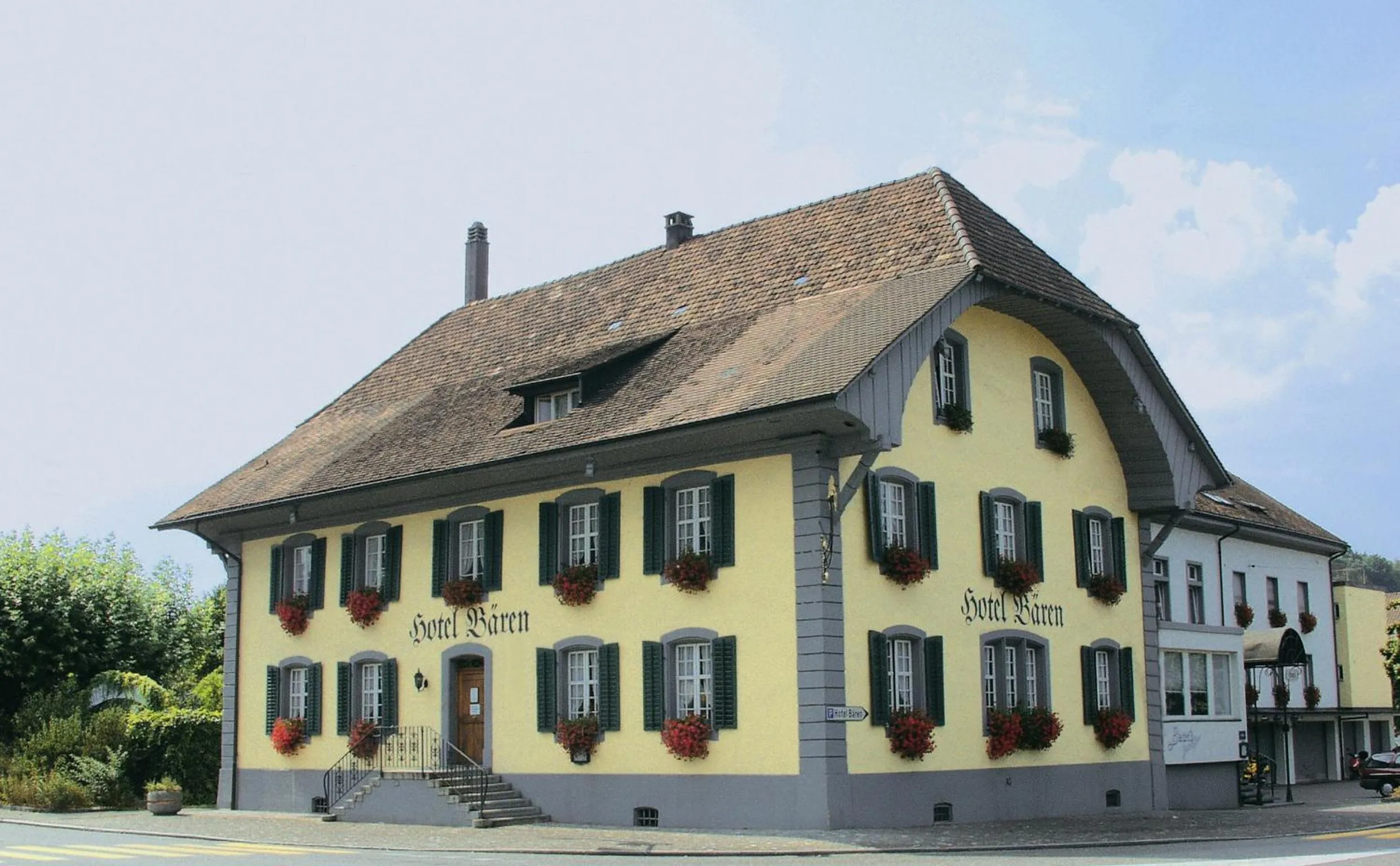 Property building in Hotel Bären Suhr