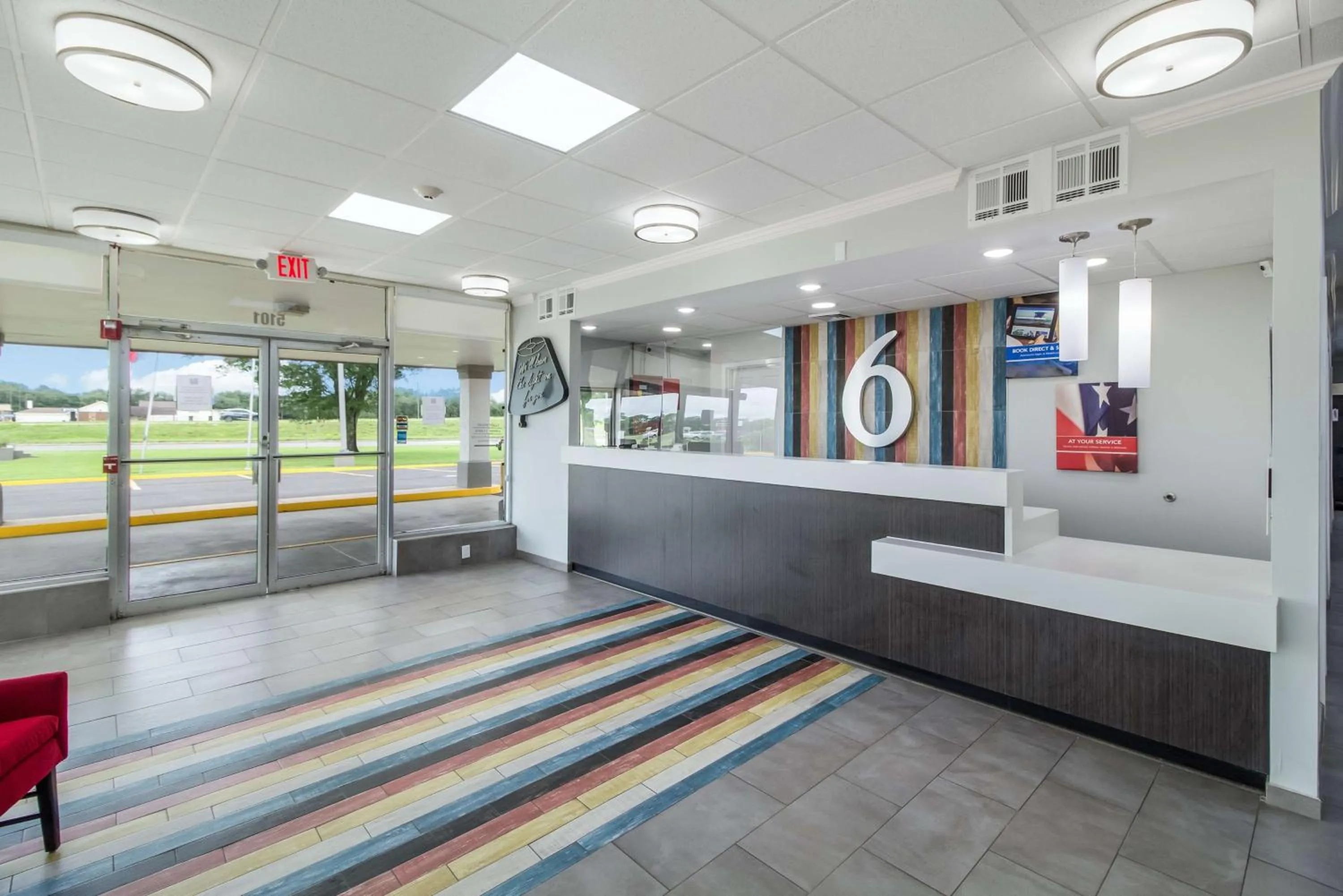 Lobby or reception in Motel 6 Groves, Tx