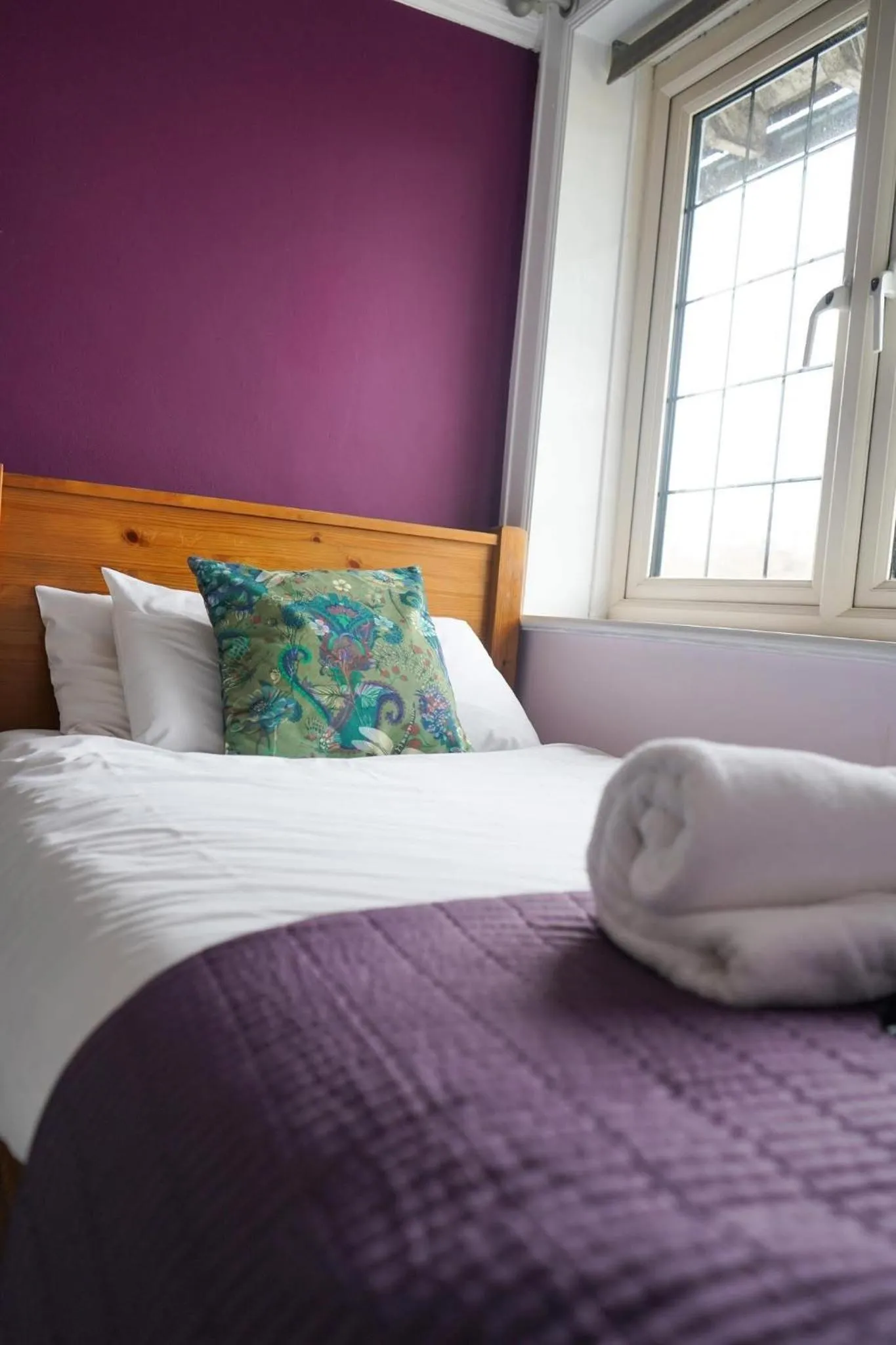 Bed in The George Inn Middle Wallop