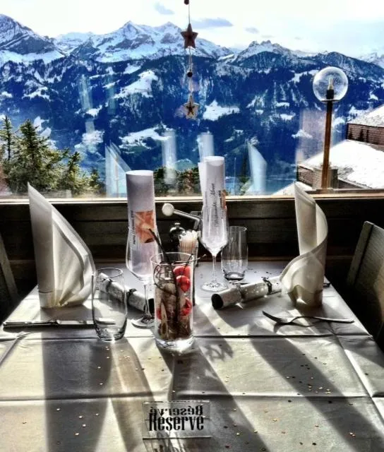 Restaurant/places to eat in Hotel Gloria