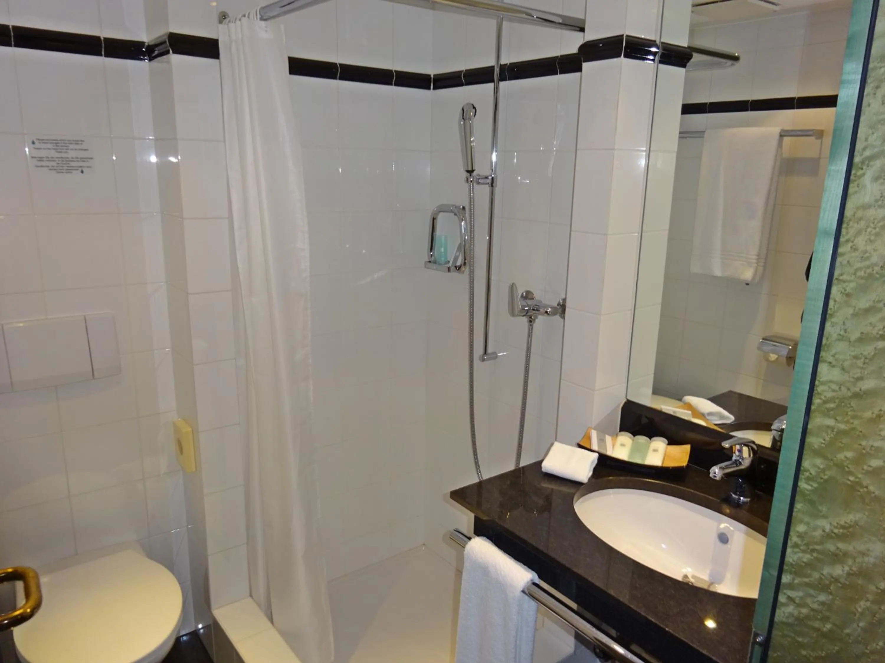 Bathroom in Villa Garni Gardenia