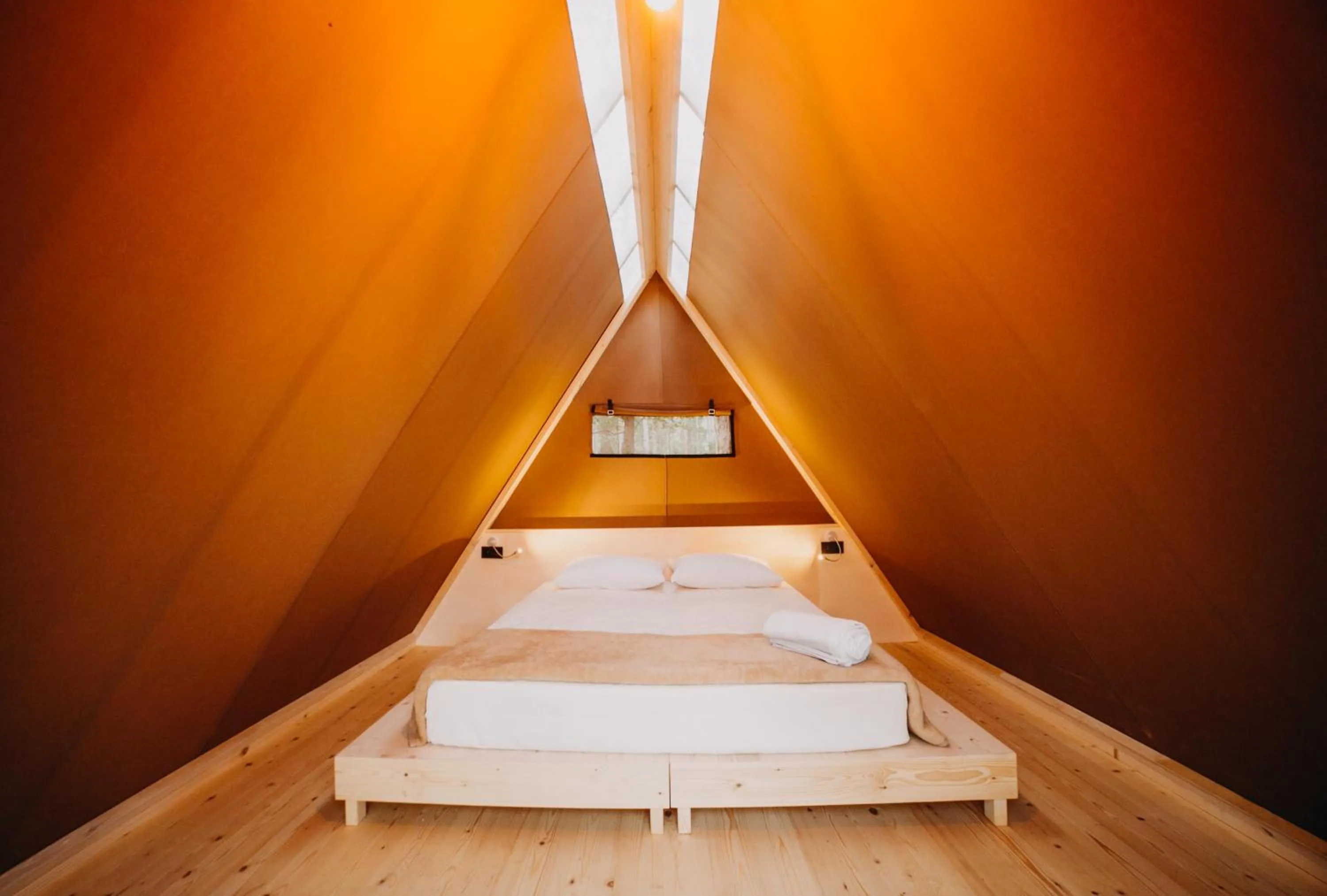 Photo of the whole room, Bed in LONGOSPHERE GLAMPING