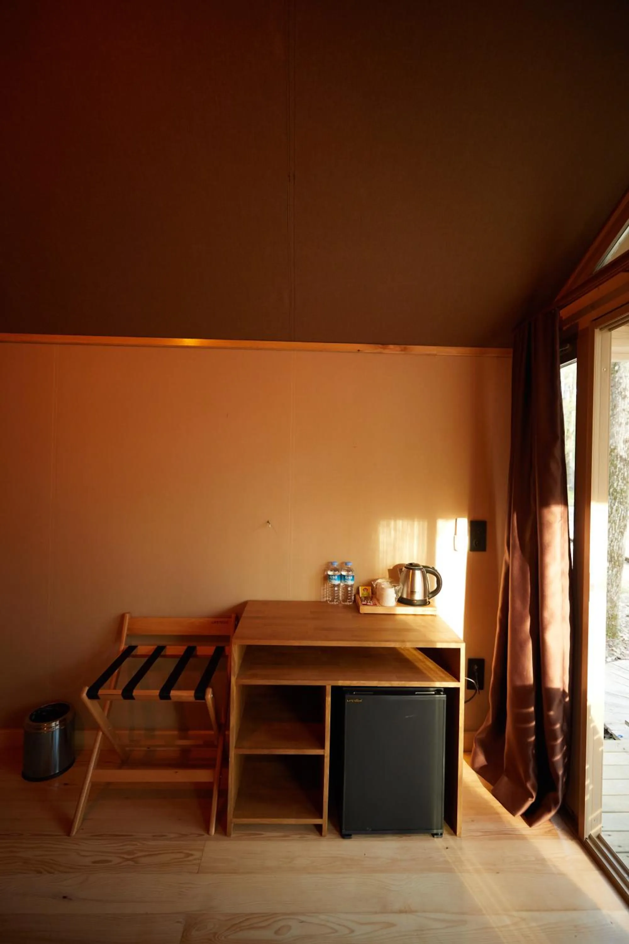 oven in LONGOSPHERE GLAMPING