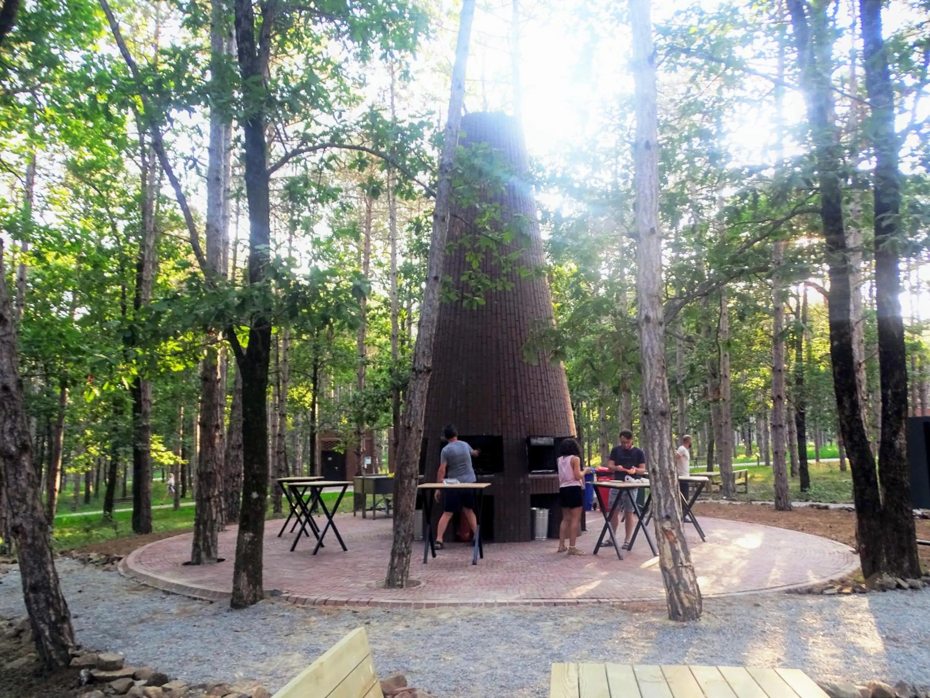 BBQ facilities in LONGOSPHERE GLAMPING
