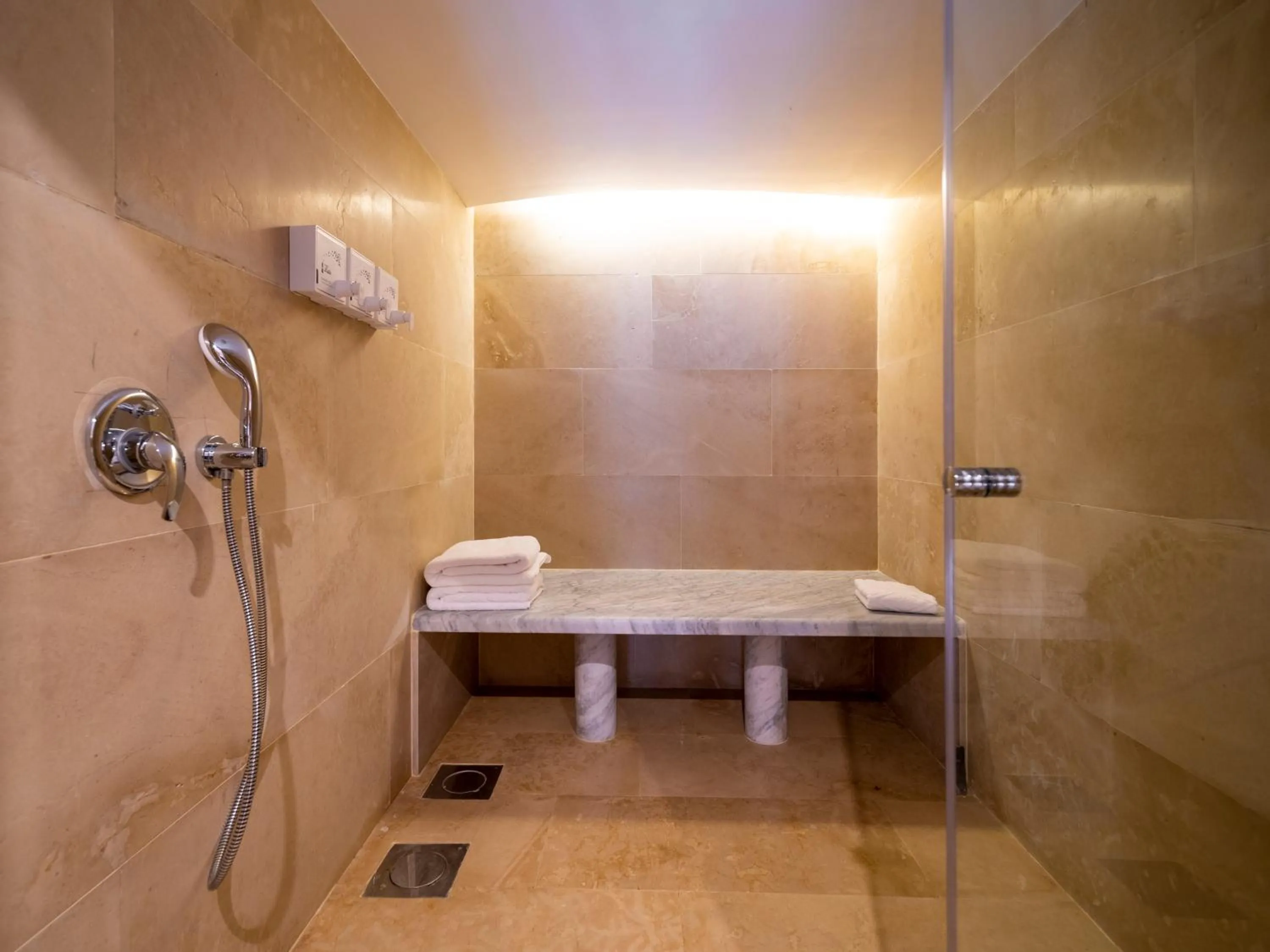 Bathroom in Arthaus Beirut