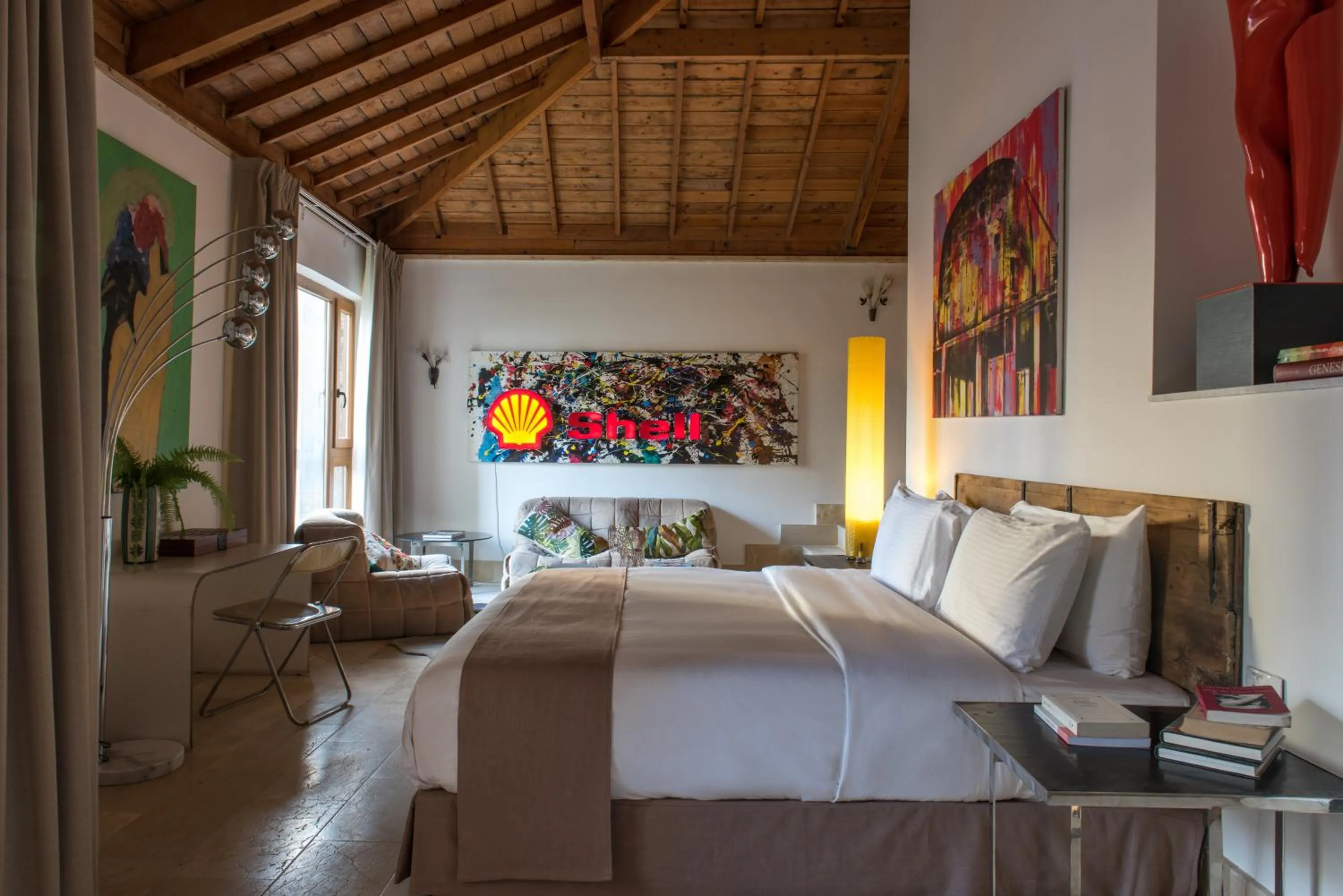 Photo of the whole room, Bed in Arthaus Beirut