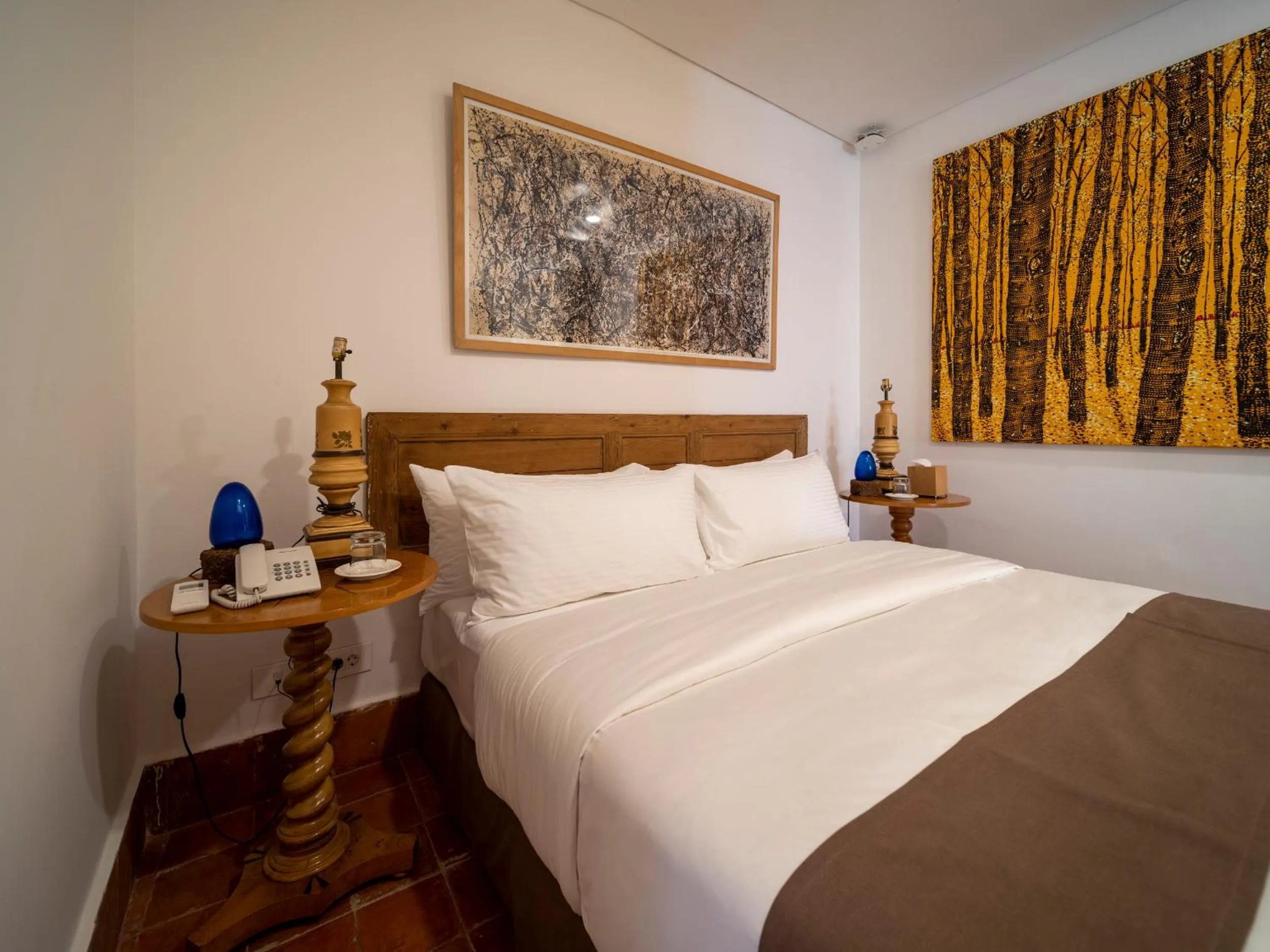 Photo of the whole room, Bed in Arthaus Beirut