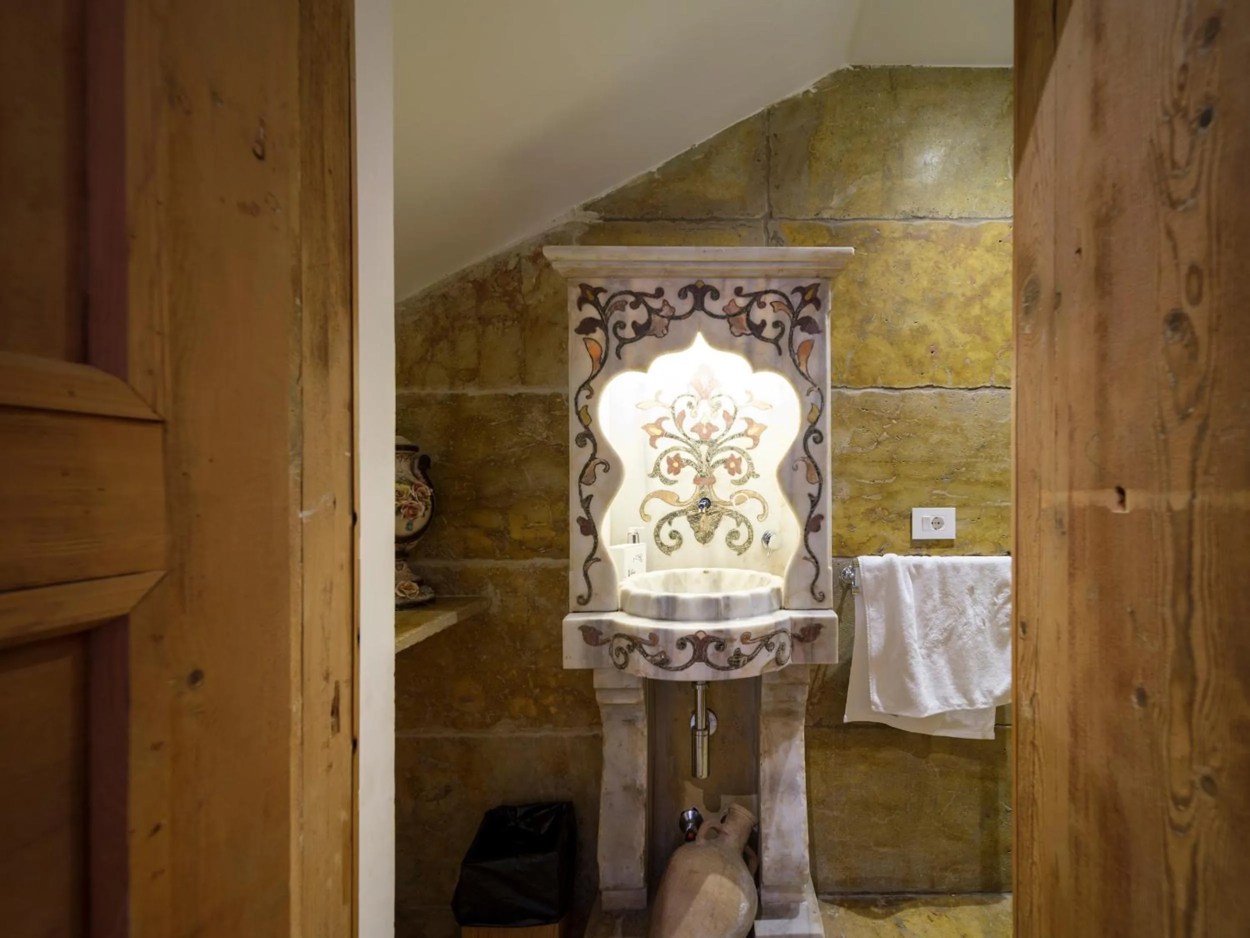 Bathroom in Arthaus Beirut